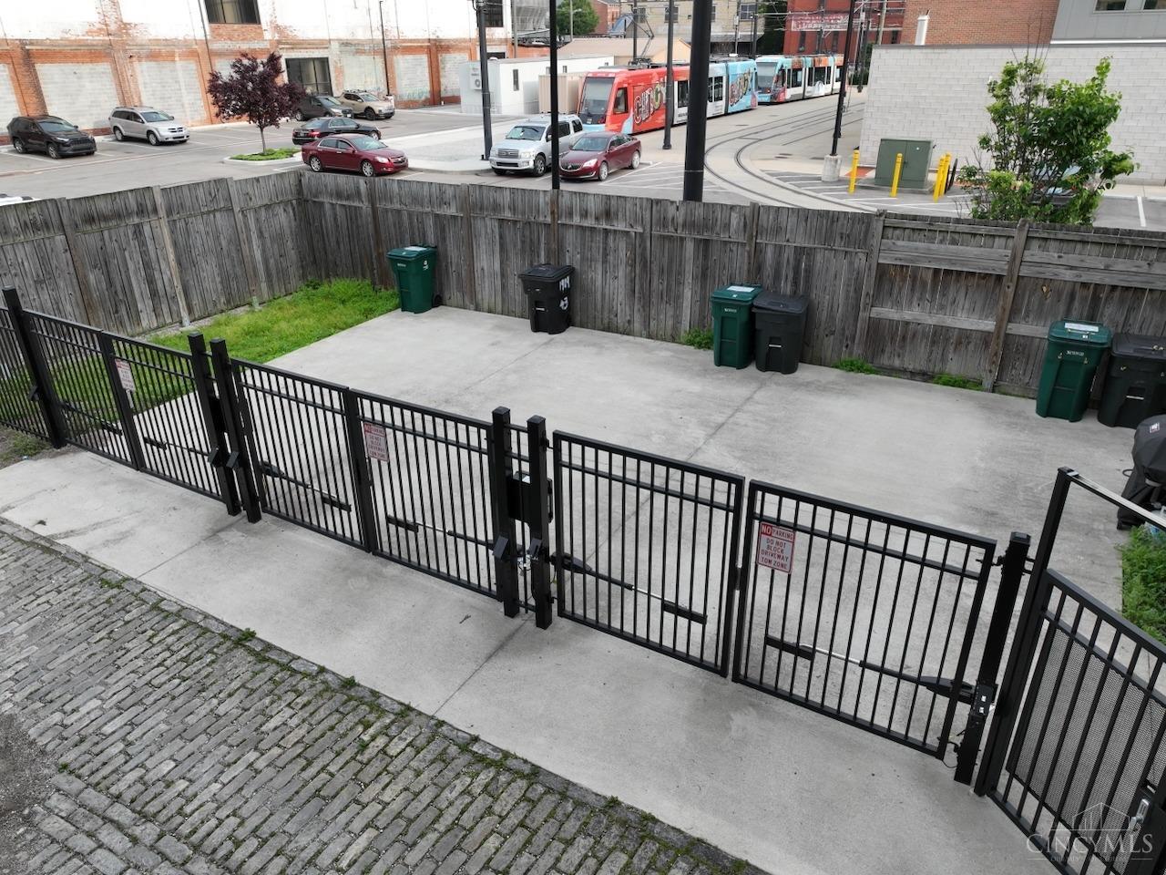 Cincinnati, Ohio, 45202, United States, 3 Bedrooms Bedrooms, ,3 BathroomsBathrooms,Residential,For Sale,1942125