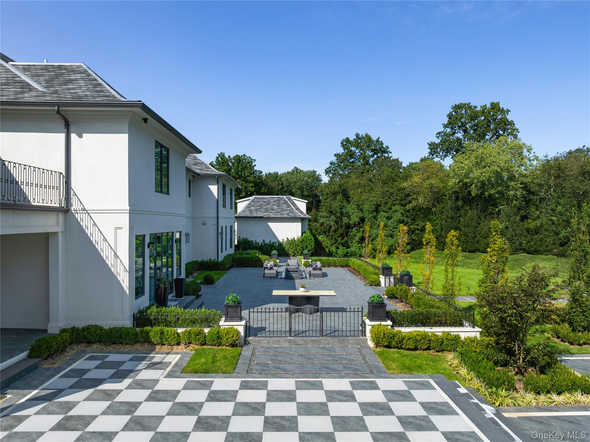  18 Evergreen Way, Old Brookville, NY, 11545 - 物件實景