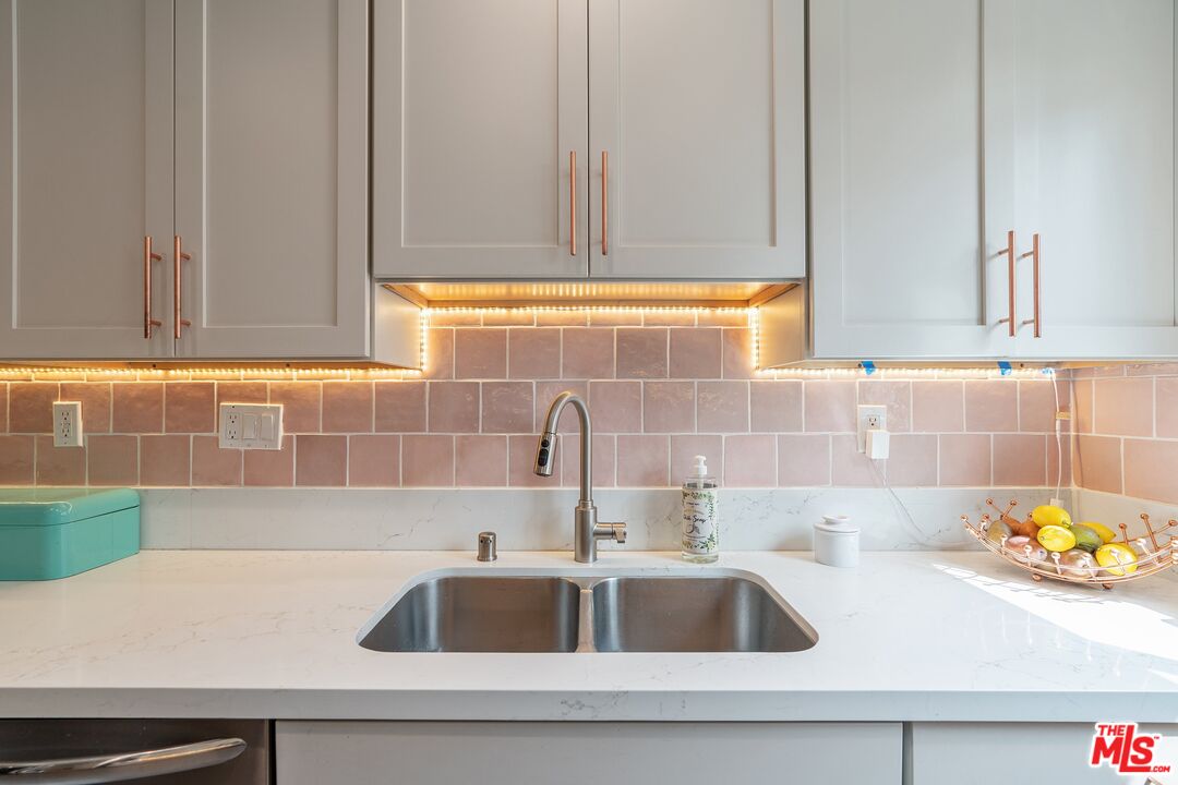 Malibu, California, 90265, United States, 3 Bedrooms Bedrooms, ,2 BathroomsBathrooms,Residential,For Sale,1991505