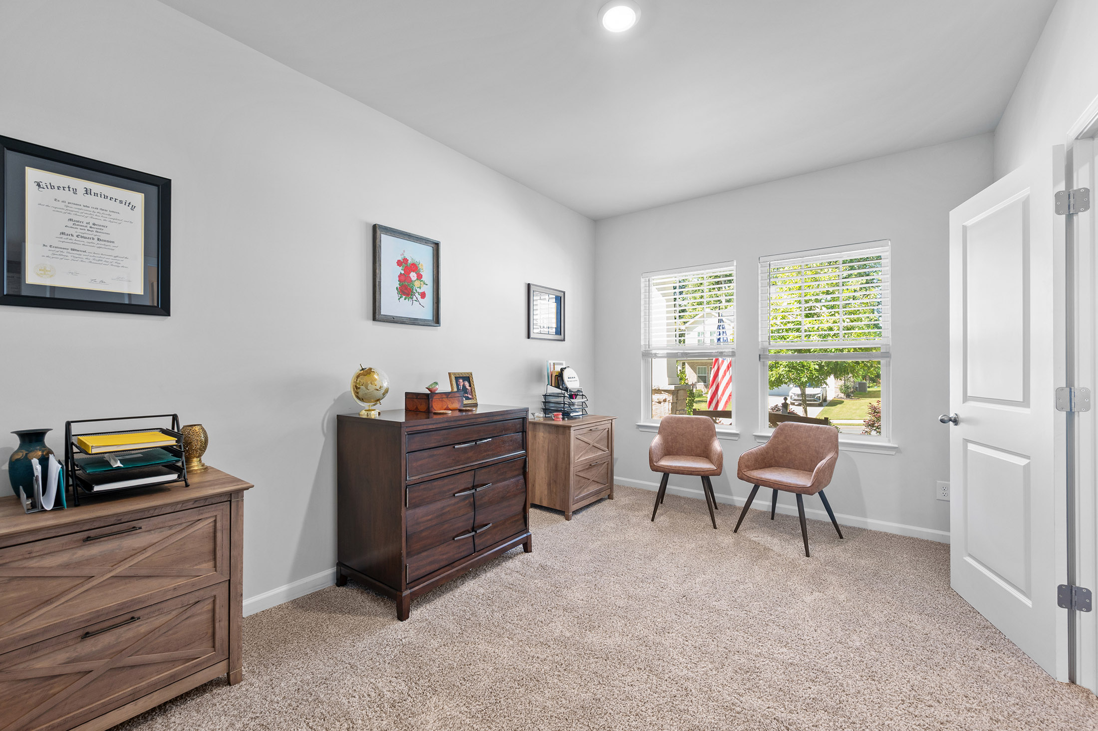  Move-In-Ready Living with a Home Office and Media Loft - 物件實景