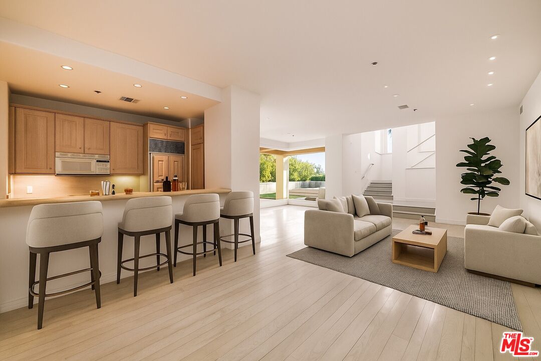 Beverly Hills, California, 90210, United States, 5 Bedrooms Bedrooms, ,4 BathroomsBathrooms,Residential,For Sale,1991118