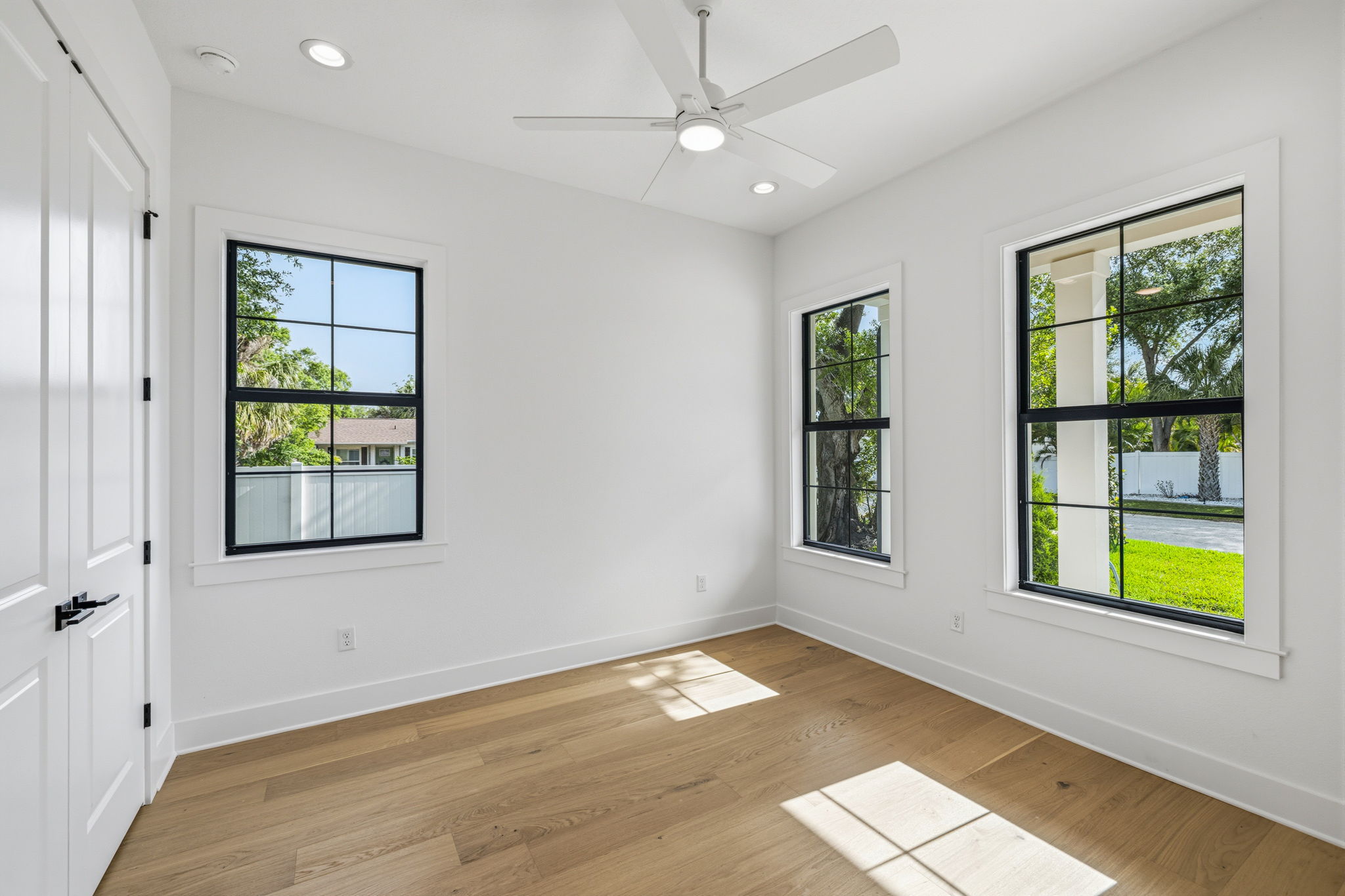 Tampa, Florida, 33611, United States, 4 Bedrooms Bedrooms, ,4 BathroomsBathrooms,Residential,For Sale,2009743