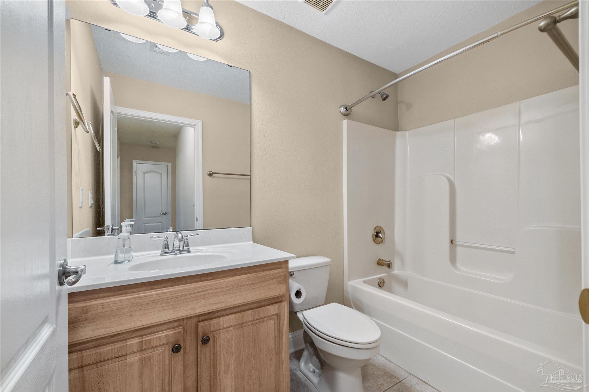 Navarre, Florida, 32566, United States, 4 Bedrooms Bedrooms, ,3 BathroomsBathrooms,Residential,For Sale,1892074