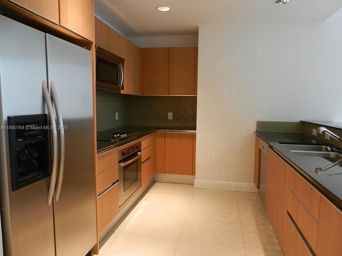 Miami, Florida, 33131, United States, 2 Bedrooms Bedrooms, ,3 BathroomsBathrooms,Residential,For Sale,1919526