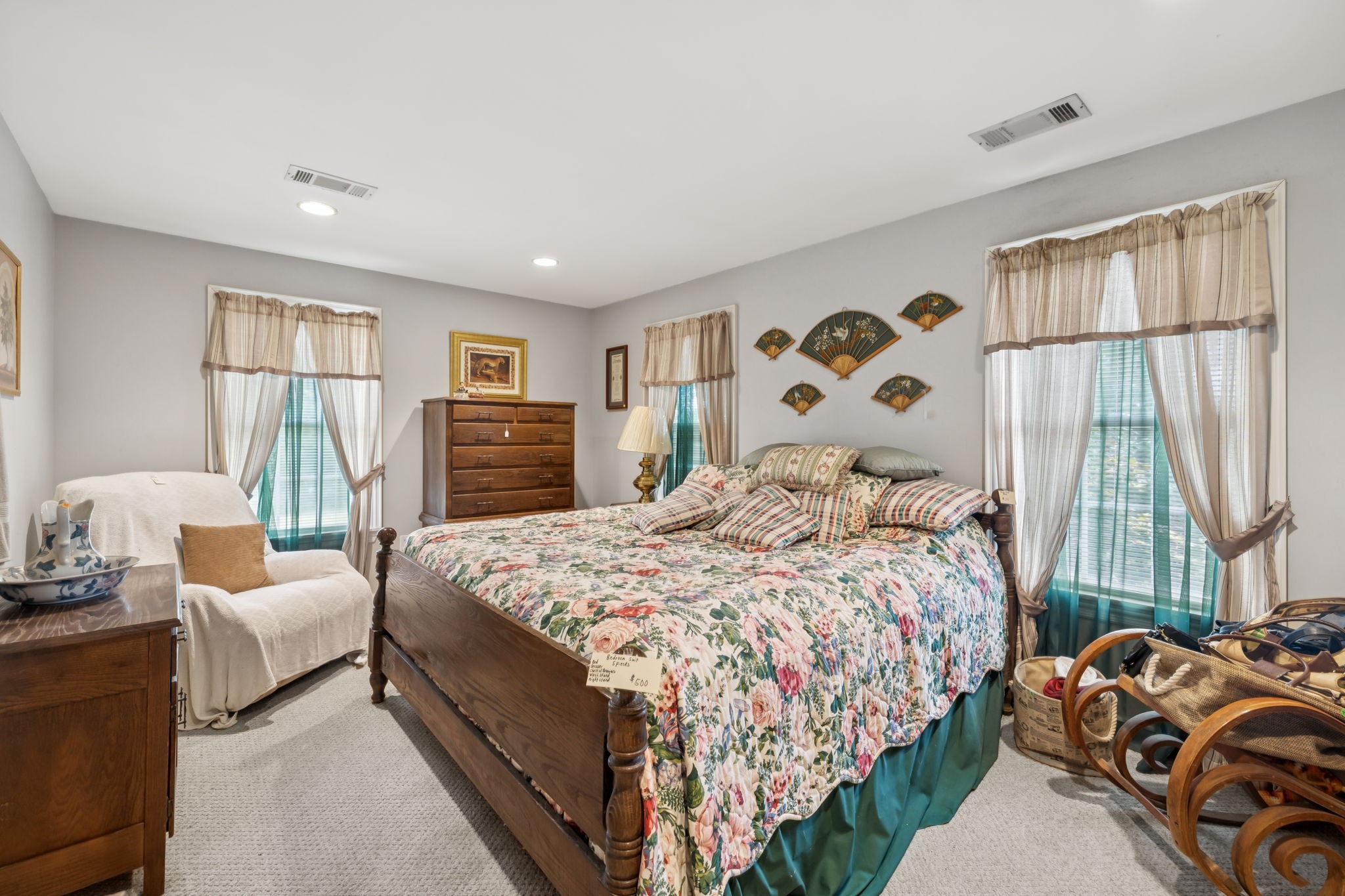 Lawrenceburg, Tennessee, 38464, United States, 5 Bedrooms Bedrooms, ,4 BathroomsBathrooms,Residential,For Sale,1918040