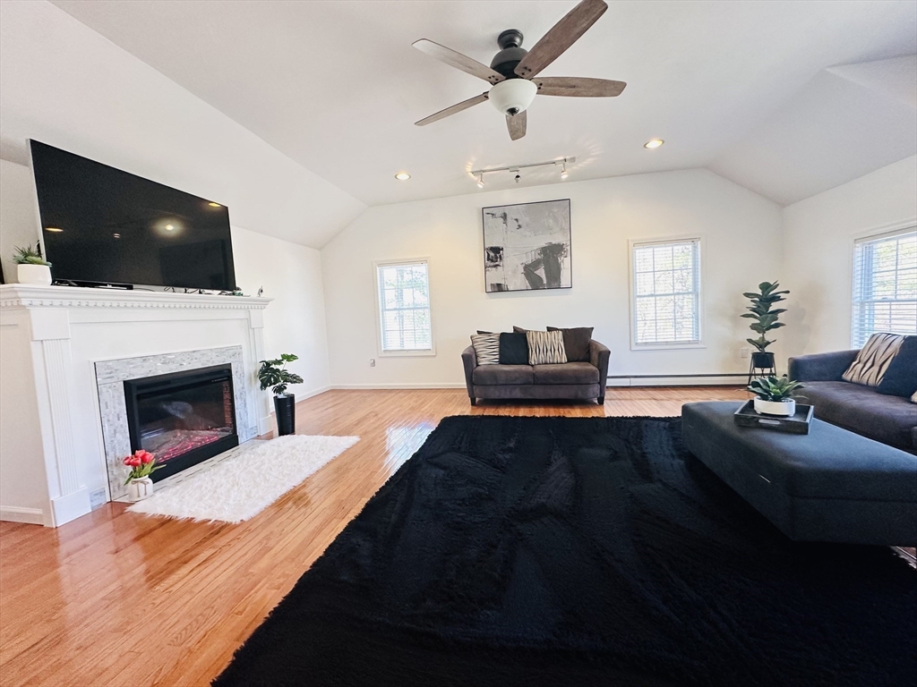 Fitchburg, Massachusetts, 01420, United States, 3 Bedrooms Bedrooms, ,3 BathroomsBathrooms,Residential,For Sale,1980272