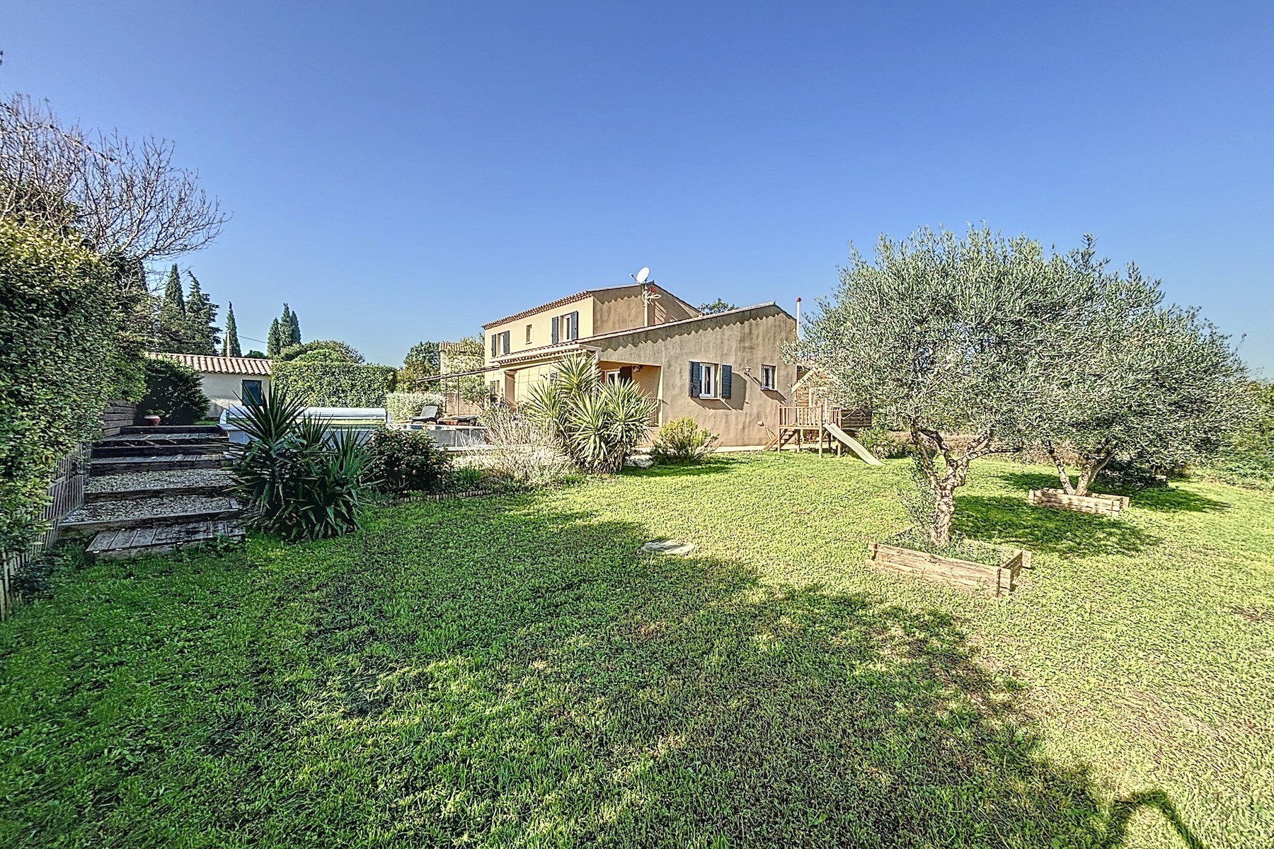  Bastide 5km from Uzes, garden with swimming pool and  view. - 物件實景