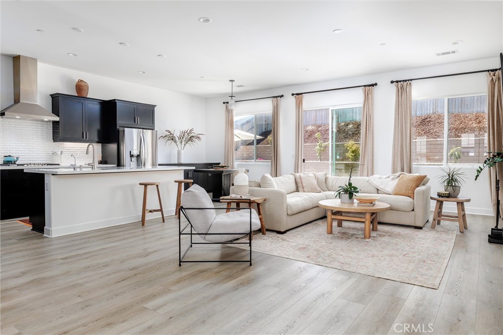 Santa Maria, California, 93455, United States, 4 Bedrooms Bedrooms, ,4 BathroomsBathrooms,Residential,For Sale,1974422