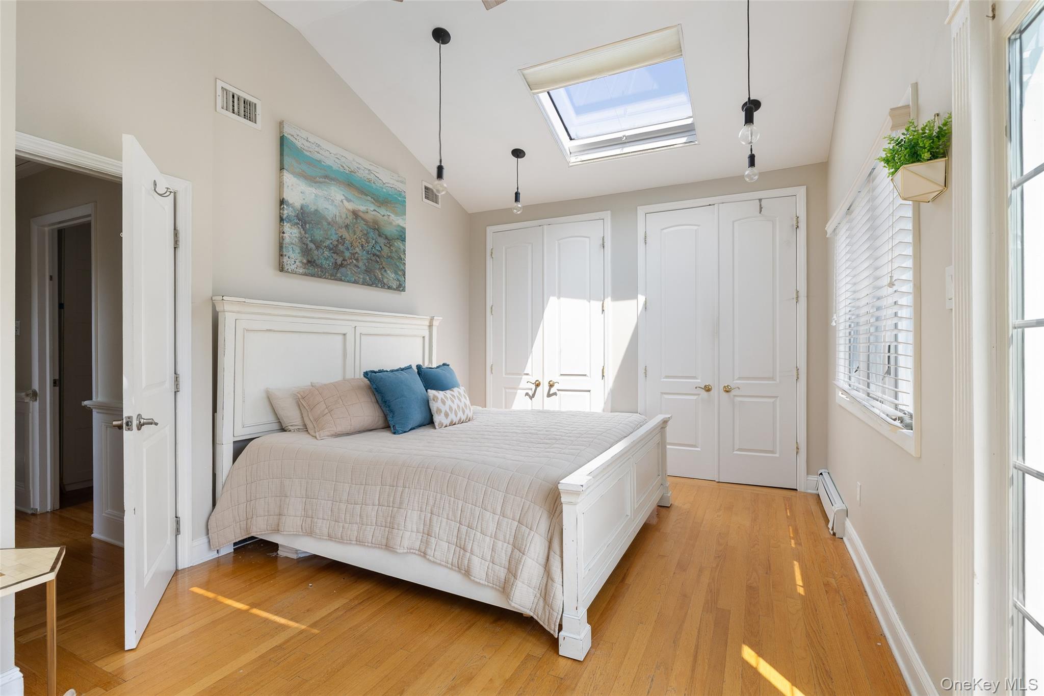 Babylon, New York, 11702, United States, 3 Bedrooms Bedrooms, ,2 BathroomsBathrooms,Residential,For Sale,1930395
