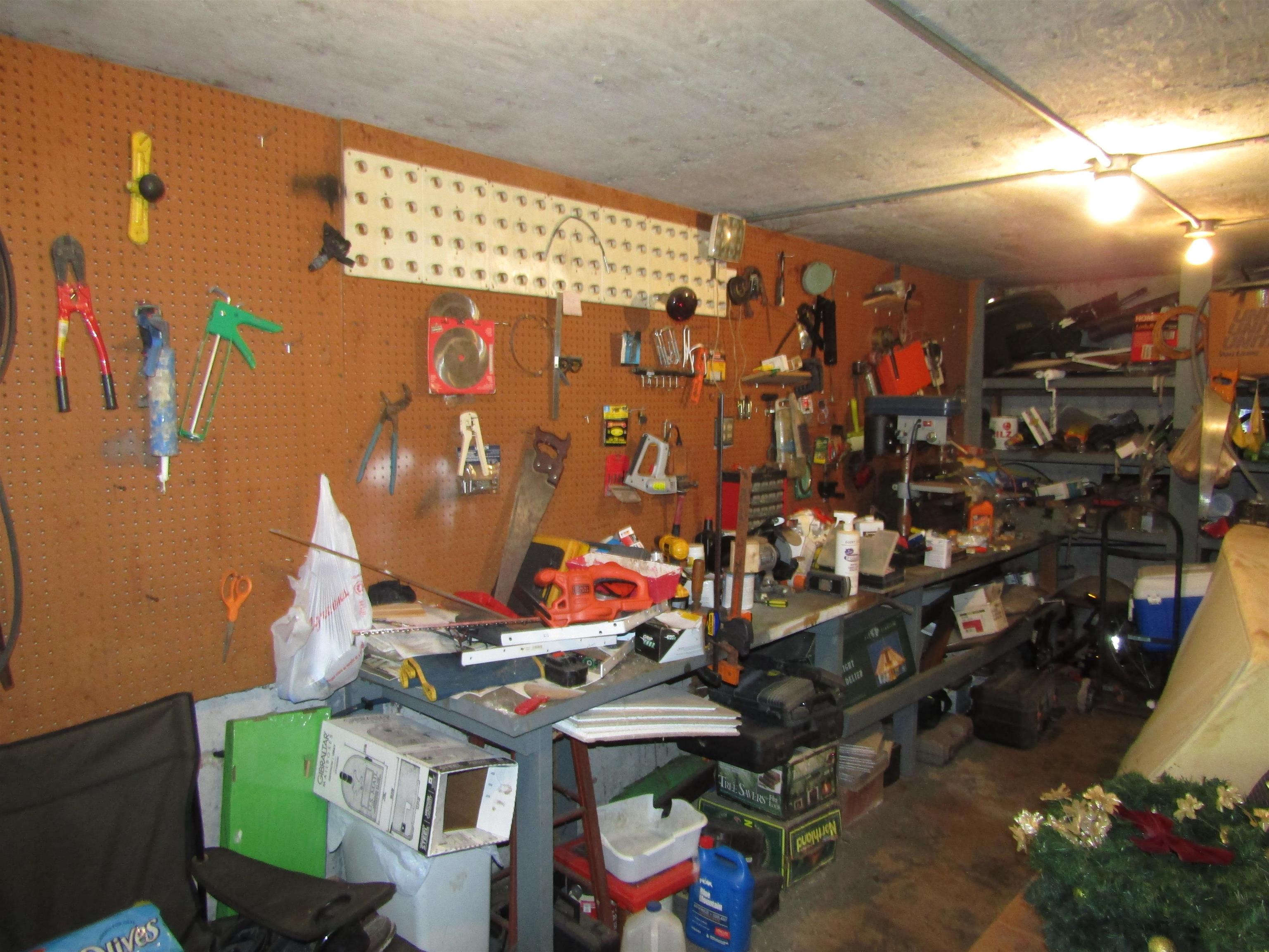 Beloit, Wisconsin, 53511, United States, 6 Bedrooms Bedrooms, ,5 BathroomsBathrooms,Residential,For Sale,2005611