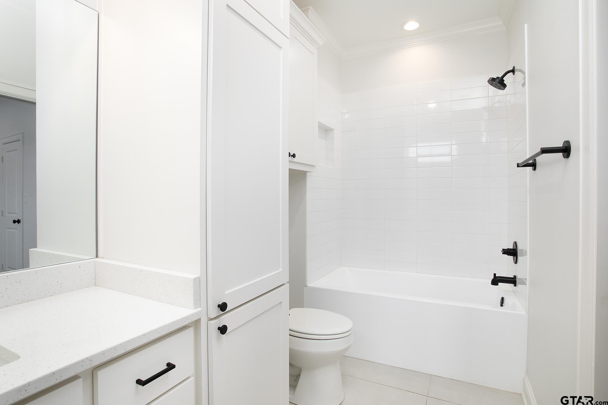 Tyler, Texas, 75703, United States, 5 Bedrooms Bedrooms, ,3 BathroomsBathrooms,Residential,For Sale,1900934