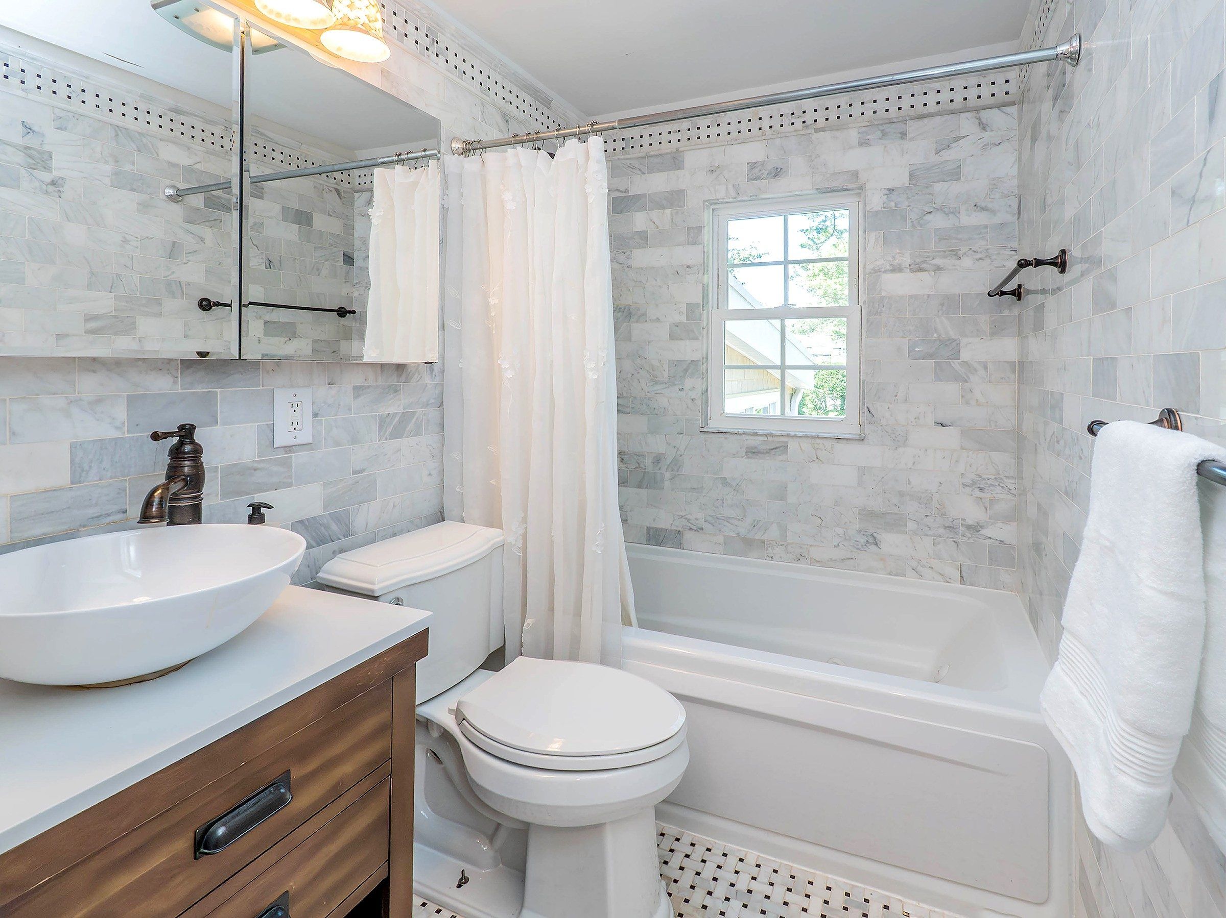  25 Andover Road, Port Washington, NY, 11050 - 物件實景