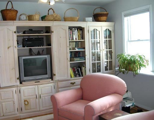 Newton, Massachusetts, 02464, United States, 3 Bedrooms Bedrooms, ,2 BathroomsBathrooms,Residential,For Sale,2000797