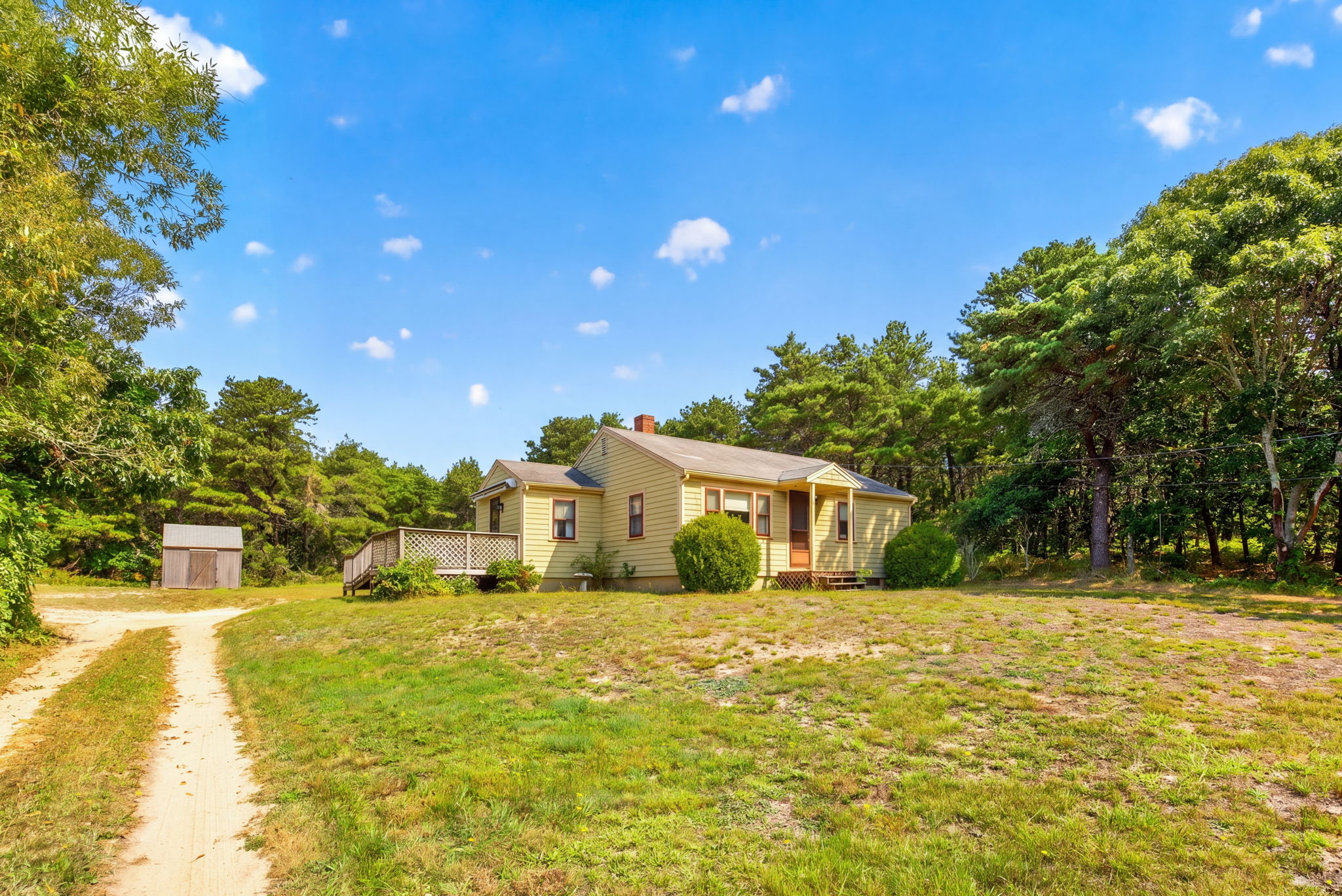  Privacy, Potential & 1.44 Acres in Truro - 物件實景