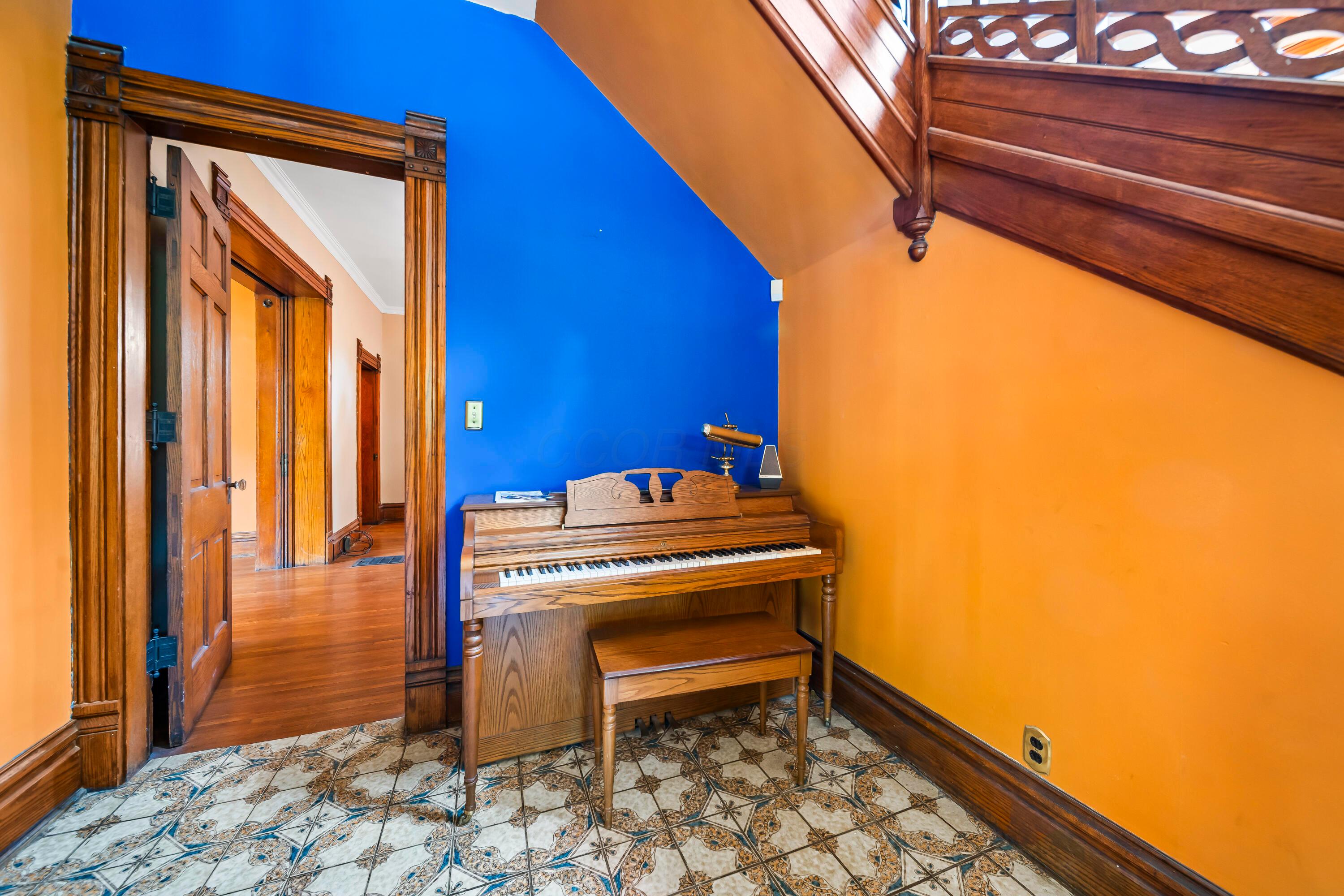 Columbus, Ohio, 43205, United States, 4 Bedrooms Bedrooms, ,3 BathroomsBathrooms,Residential,For Sale,1866885