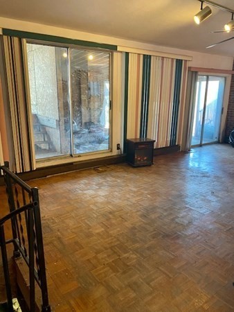Revere, Massachusetts, 02151, United States, 5 Bedrooms Bedrooms, ,4 BathroomsBathrooms,Residential,For Sale,1931535