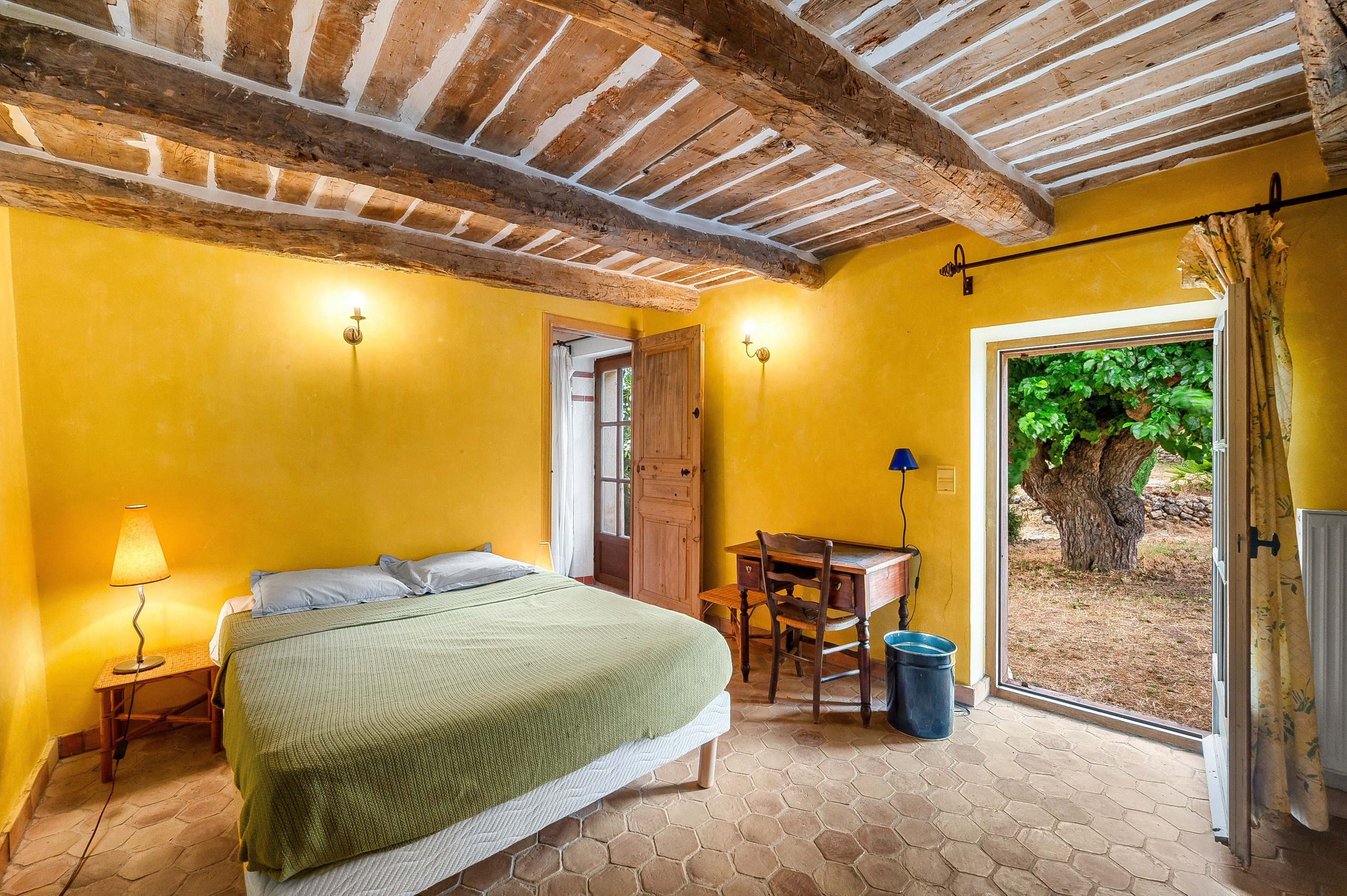  Exceptional Provençal Estate – Elegant Bastide with Pool Amidst Vineyards - 物件實景