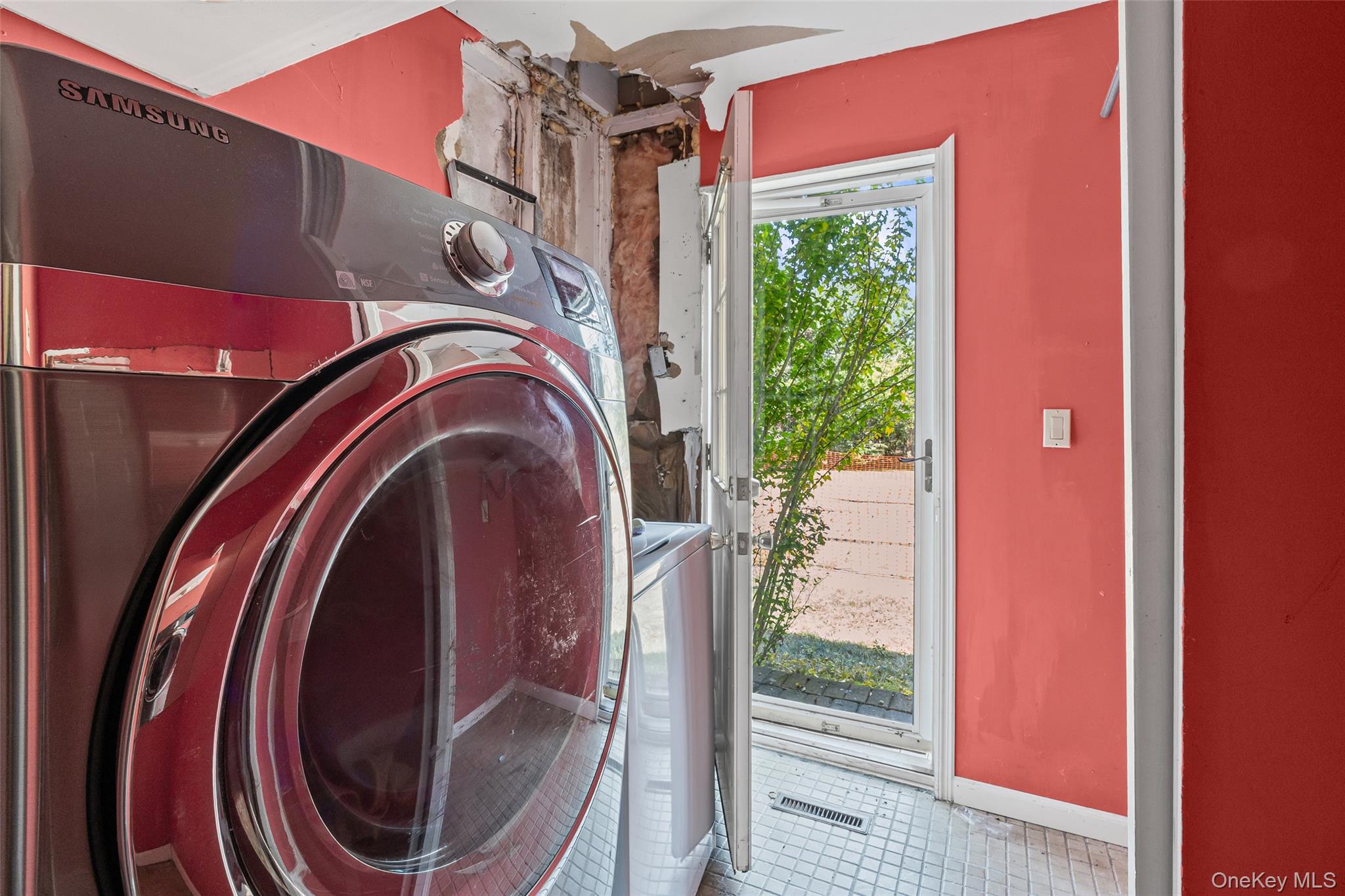 Asharoken, New York, 11768, United States, 4 Bedrooms Bedrooms, ,3 BathroomsBathrooms,Residential,For Sale,1973791