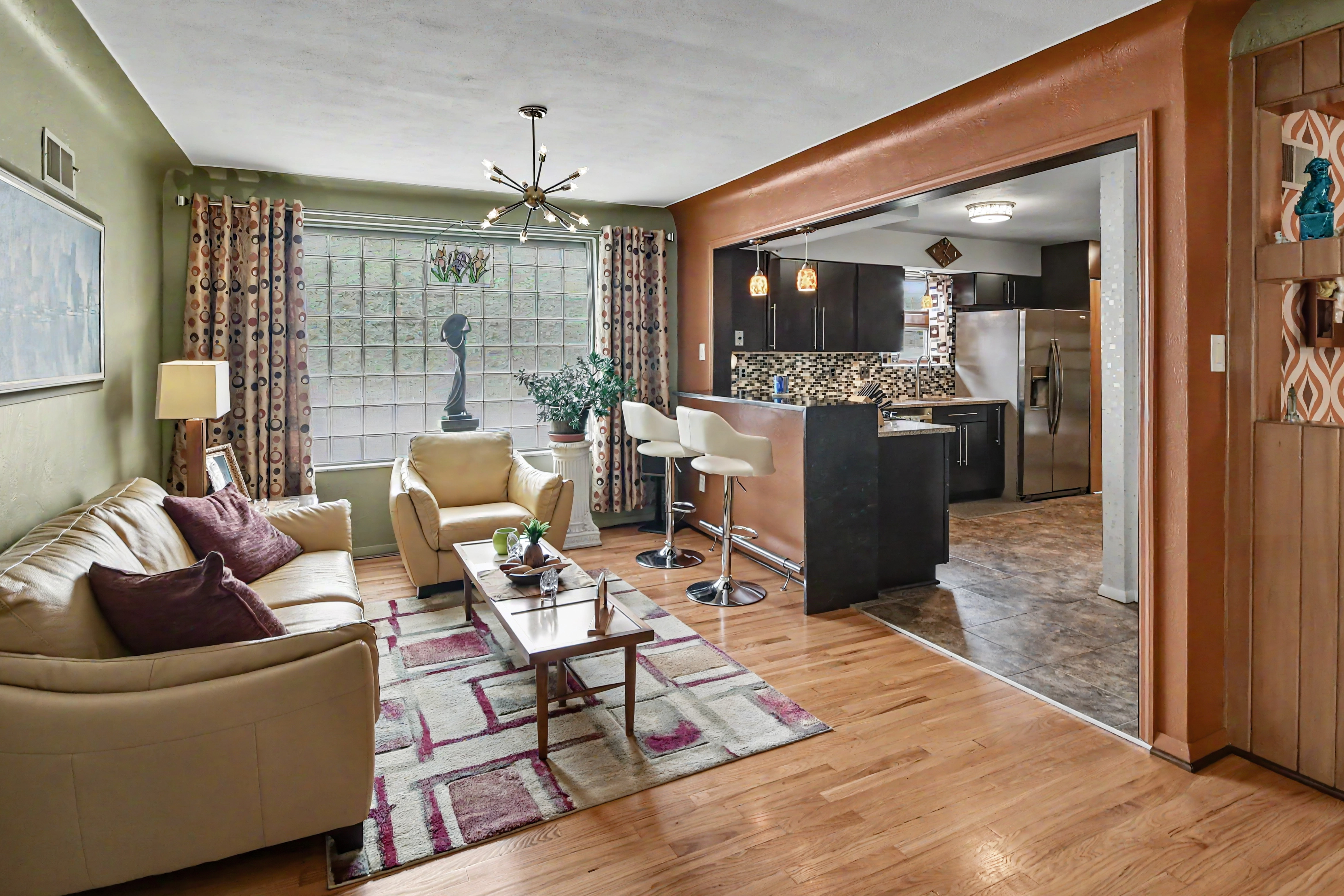  You’ll fall in love with this charming midcentury ranch. - 物件實景
