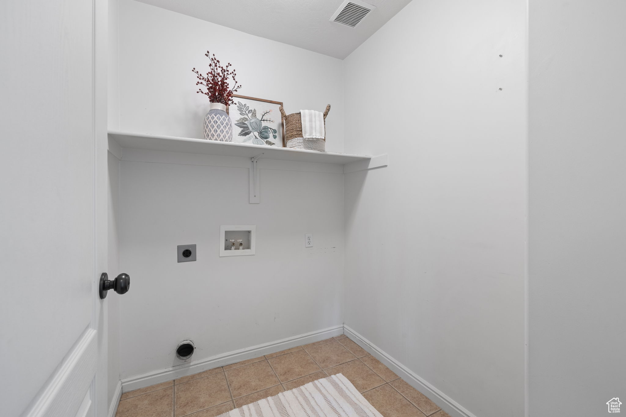 West Jordan, Utah, 84084, United States, 4 Bedrooms Bedrooms, ,3 BathroomsBathrooms,Residential,For Sale,1867498