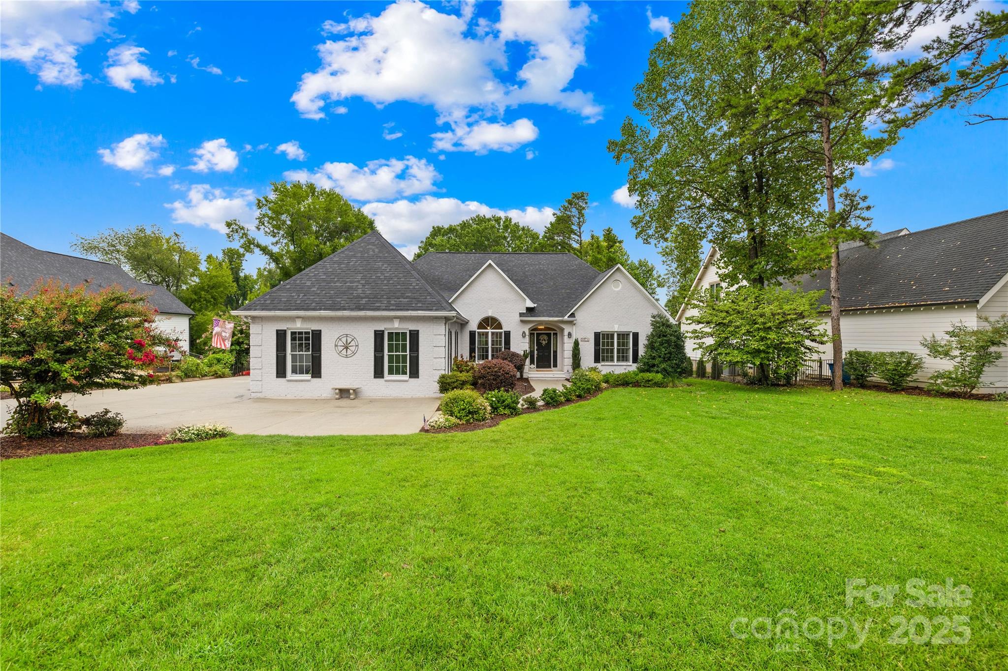 Cornelius, North Carolina, 28031, United States, 3 Bedrooms Bedrooms, ,3 BathroomsBathrooms,Residential,For Sale,1981519