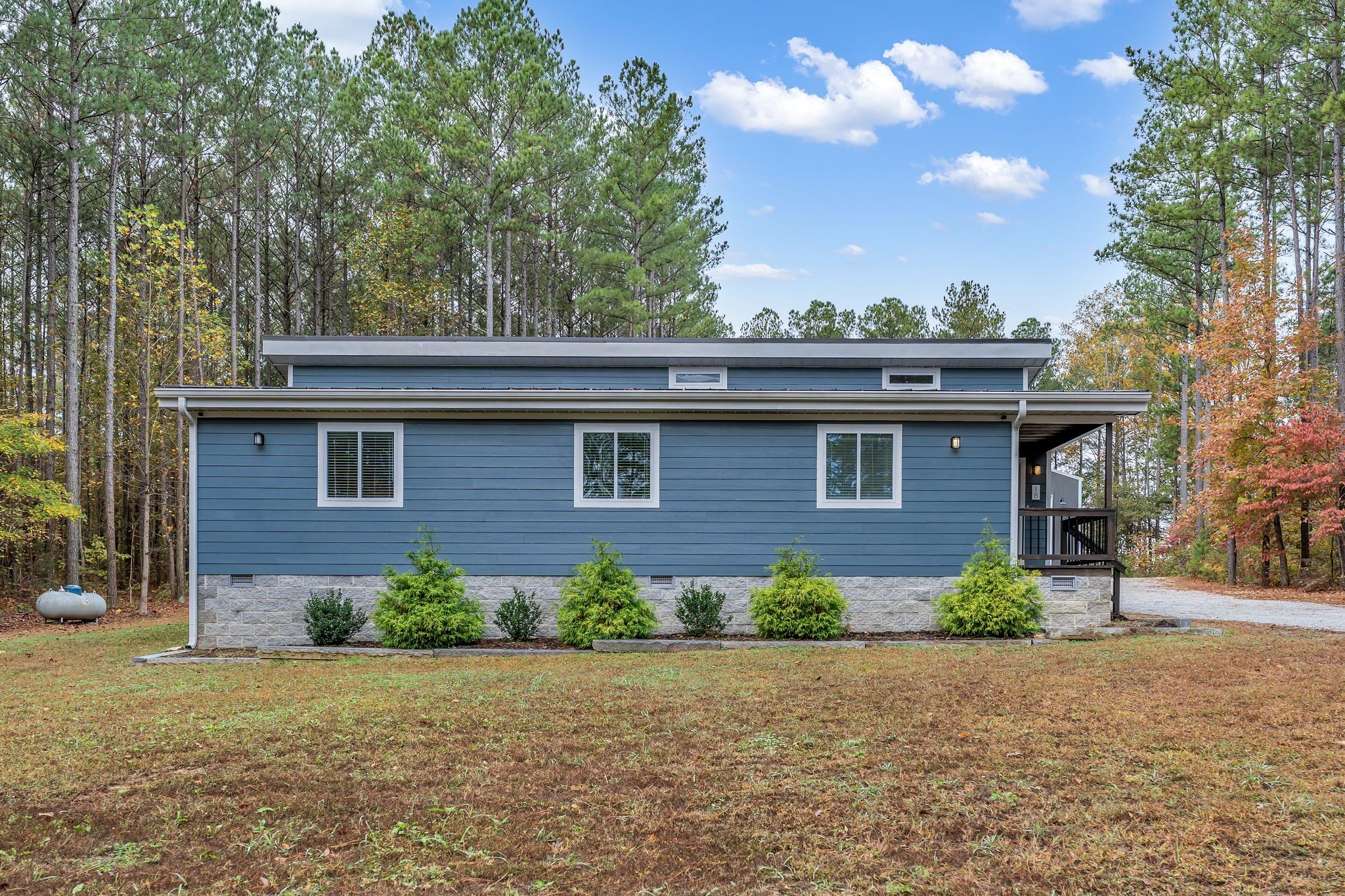 Lawrenceburg, Tennessee, 38464, United States, 3 Bedrooms Bedrooms, ,2 BathroomsBathrooms,Residential,For Sale,1988377