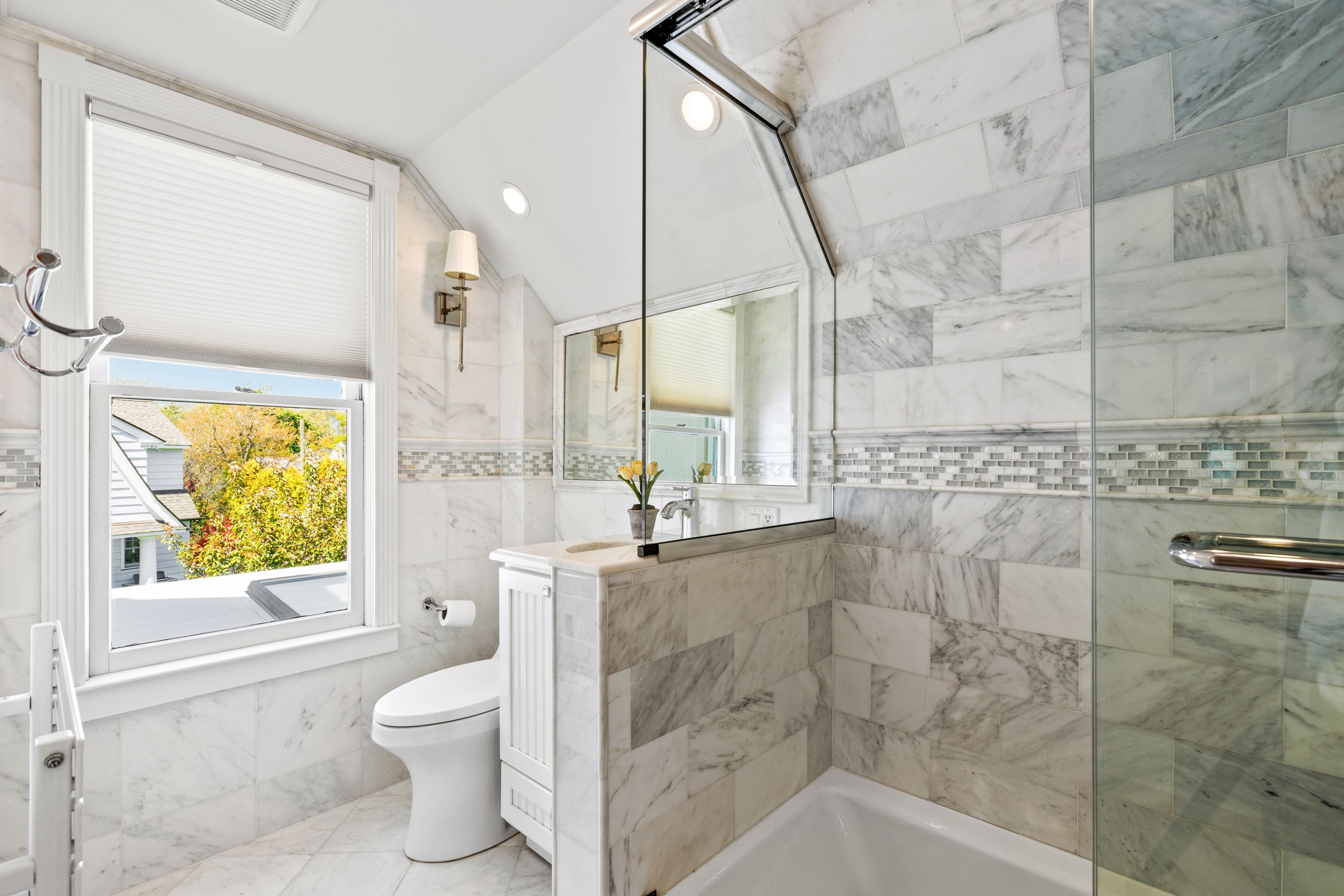  Elegant Larchmont Manor Victorian - 物件實景