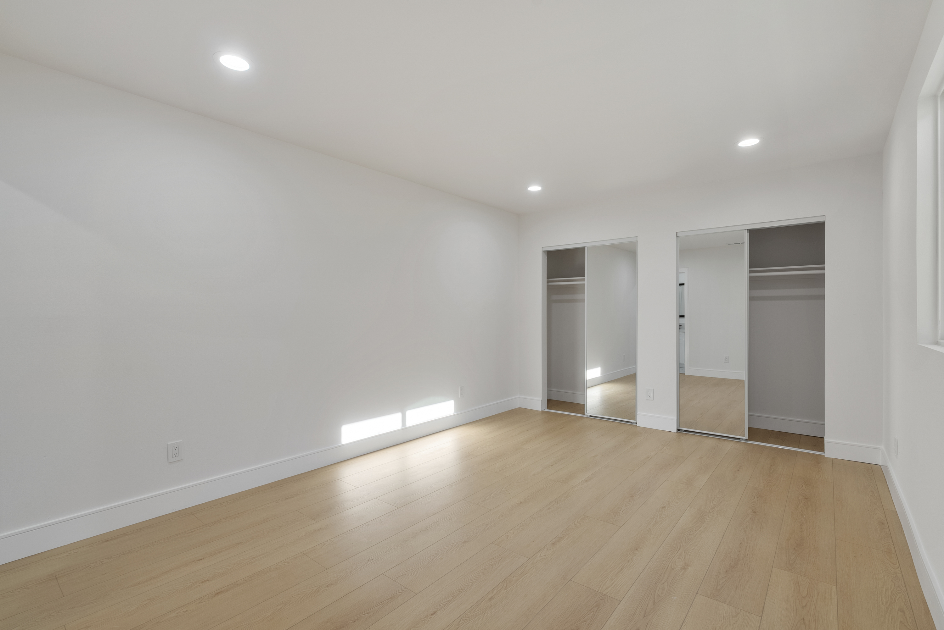 2706  S Cochran Ave - 物件實景