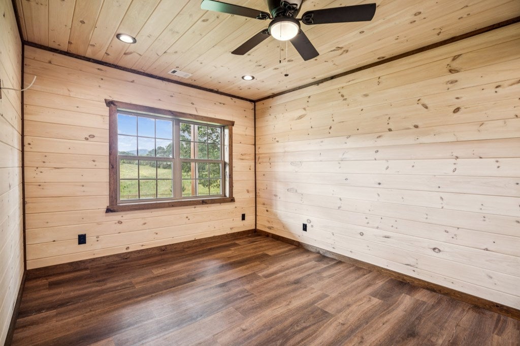 Morganton, Georgia, 30560, United States, 4 Bedrooms Bedrooms, ,3 BathroomsBathrooms,Residential,For Sale,1929478
