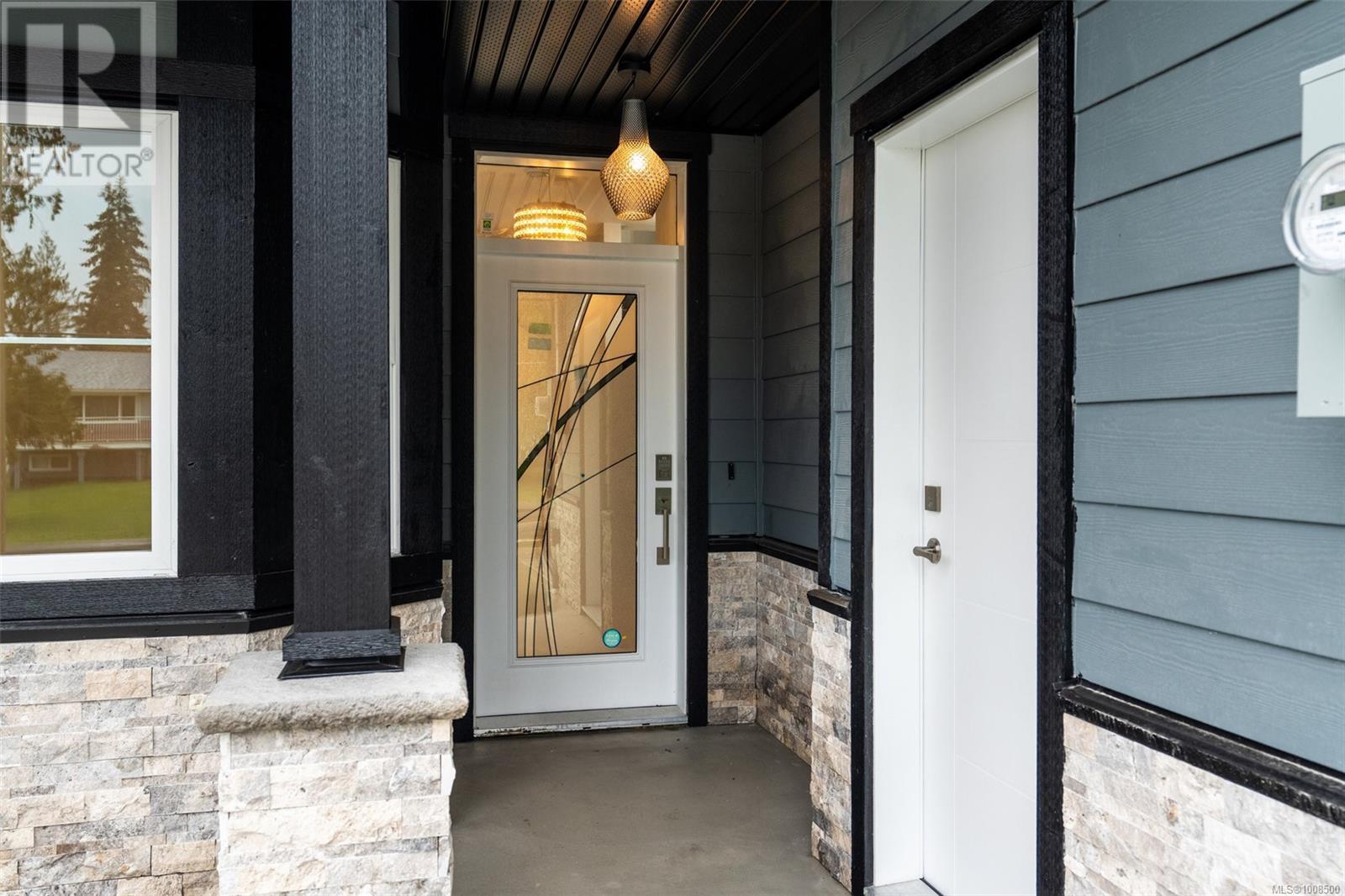 DUNCAN, British Columbia, V9L 4B4, CA, 4 Bedrooms Bedrooms, ,4 BathroomsBathrooms,Residential,For Sale,1910827