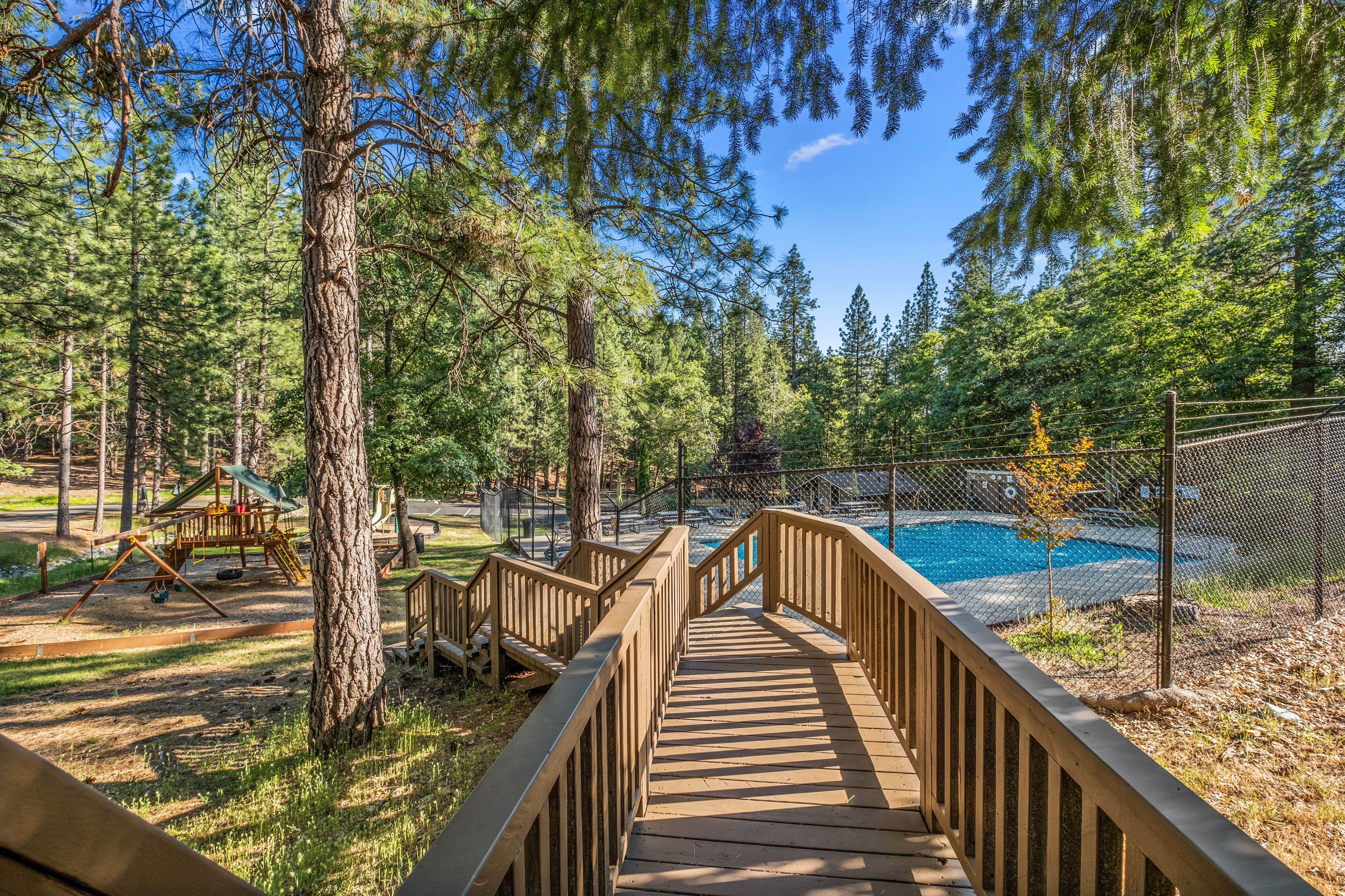  5648 Sierra Springs Drive, Pollock Pines, CA 95726 - 物件實景