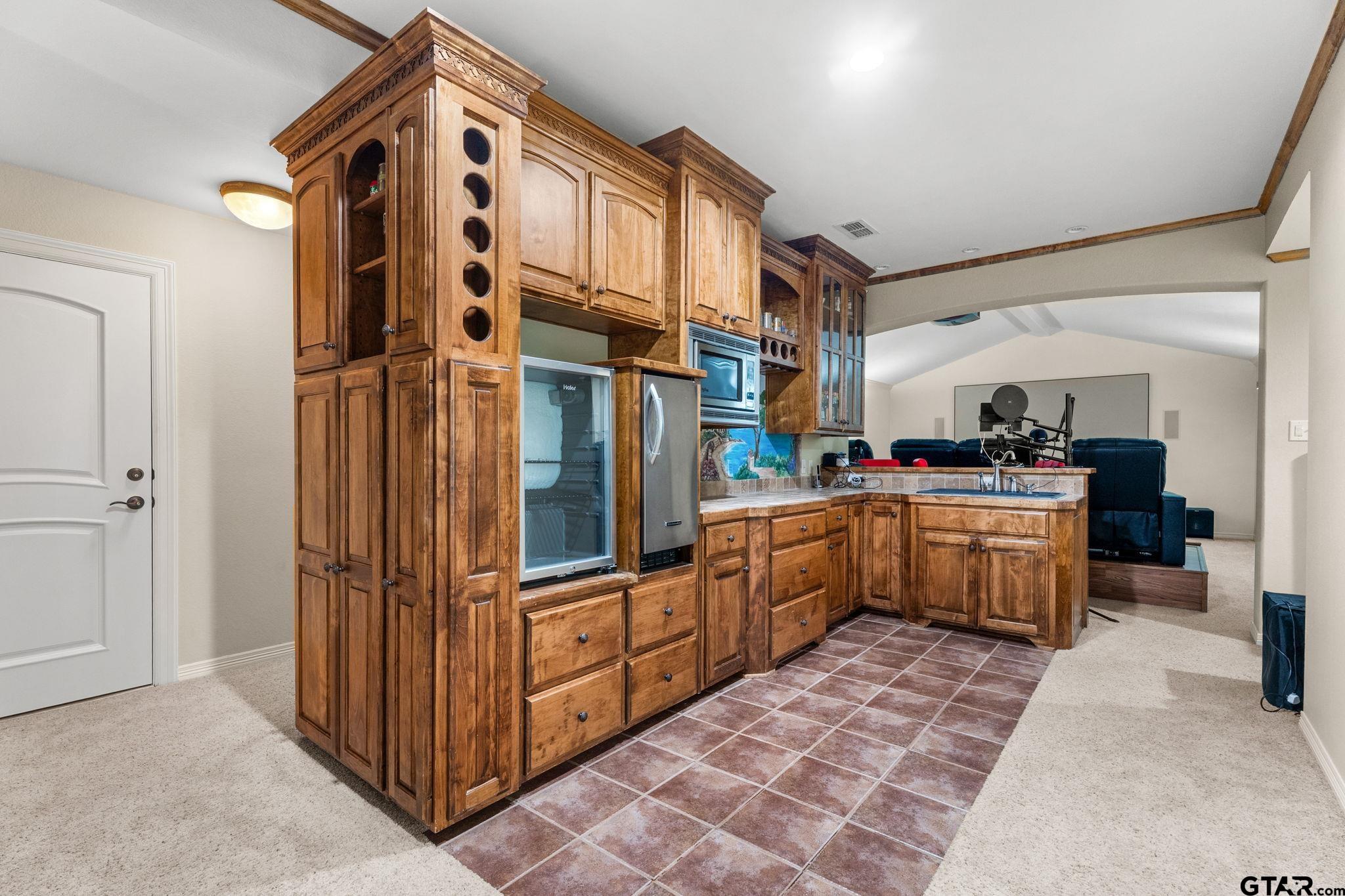 Tyler, Texas, 75703, United States, 4 Bedrooms Bedrooms, ,6 BathroomsBathrooms,Residential,For Sale,1818299