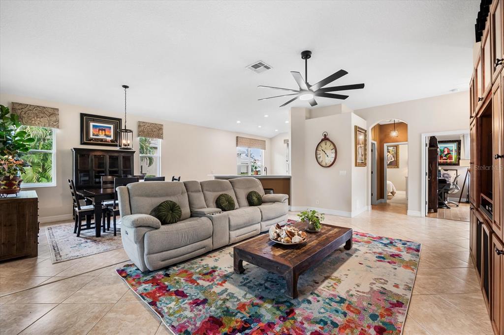 Bradenton, Florida, 34212, United States, 2 Bedrooms Bedrooms, ,2 BathroomsBathrooms,Residential,For Sale,1916954