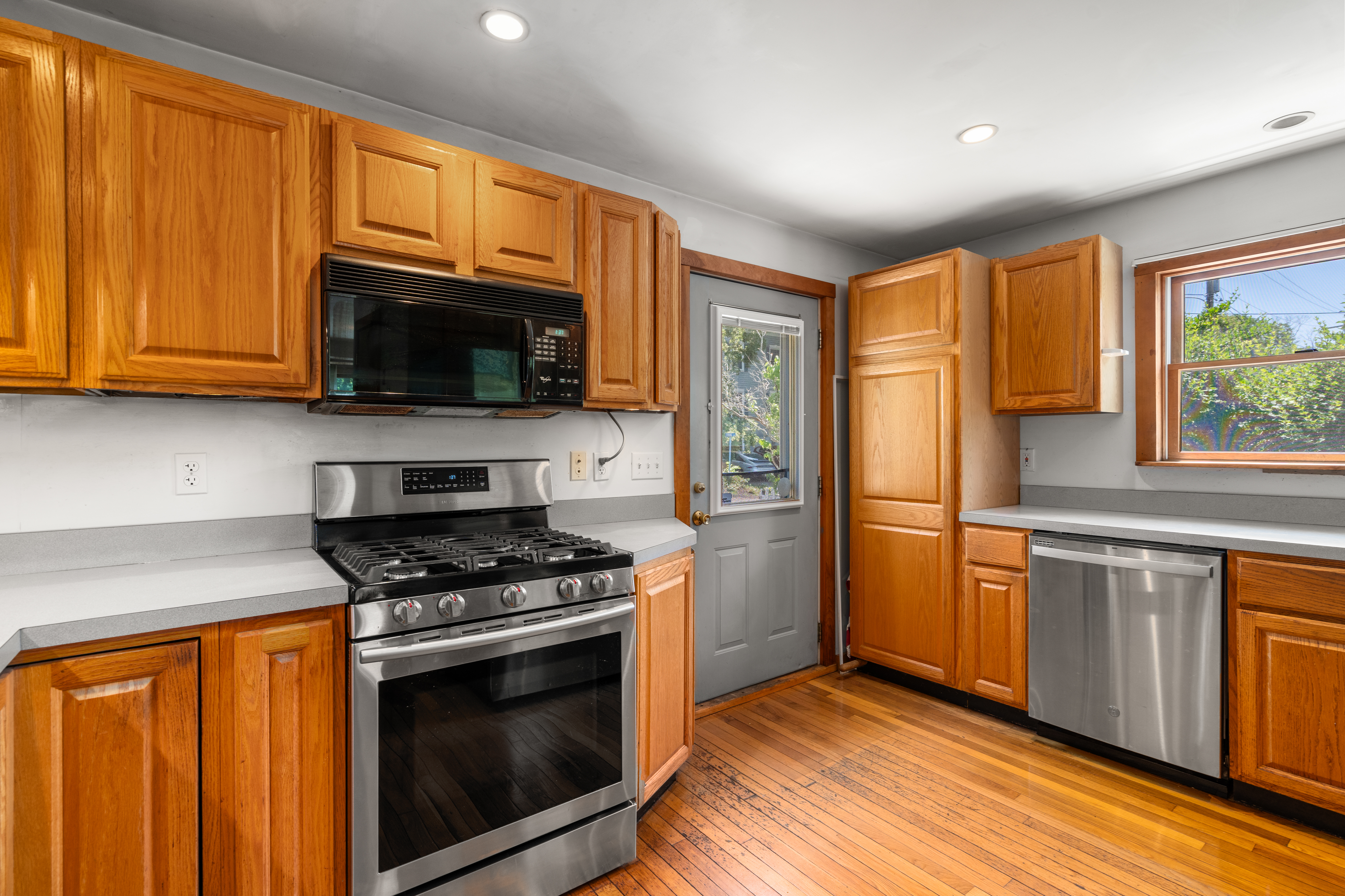  28 Pleasant St, Rockport, MA, 01966 - 物件實景