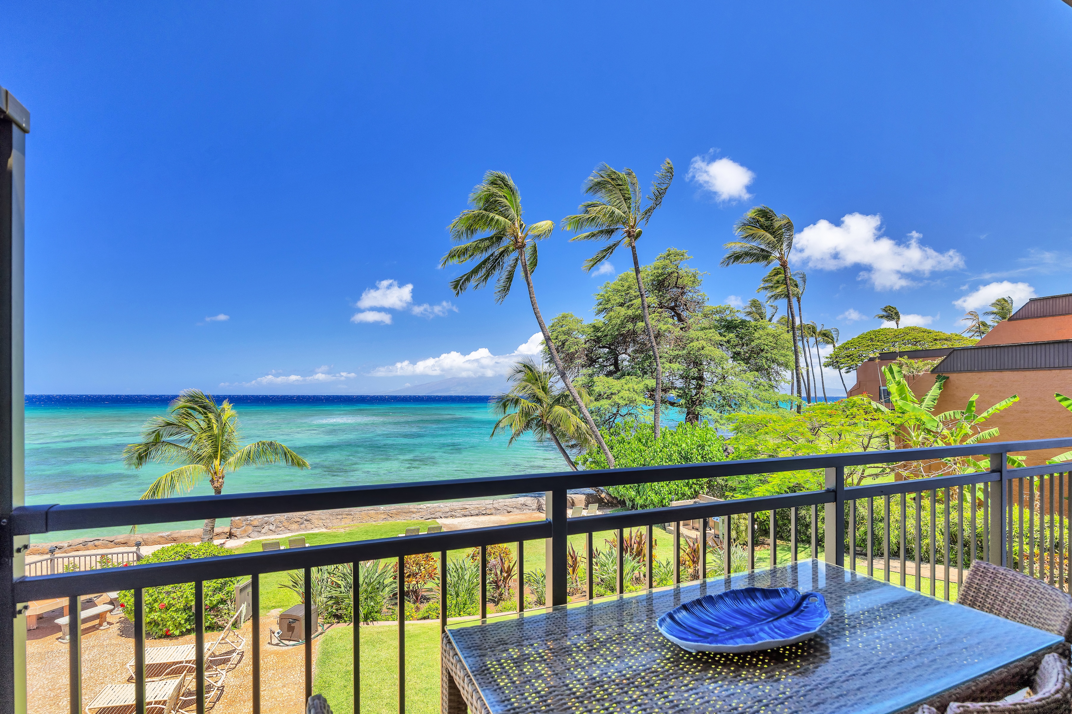  Direct oceanfront, beautiful remodeled 2 bedroom, lanai dining, furnished - 物件實景