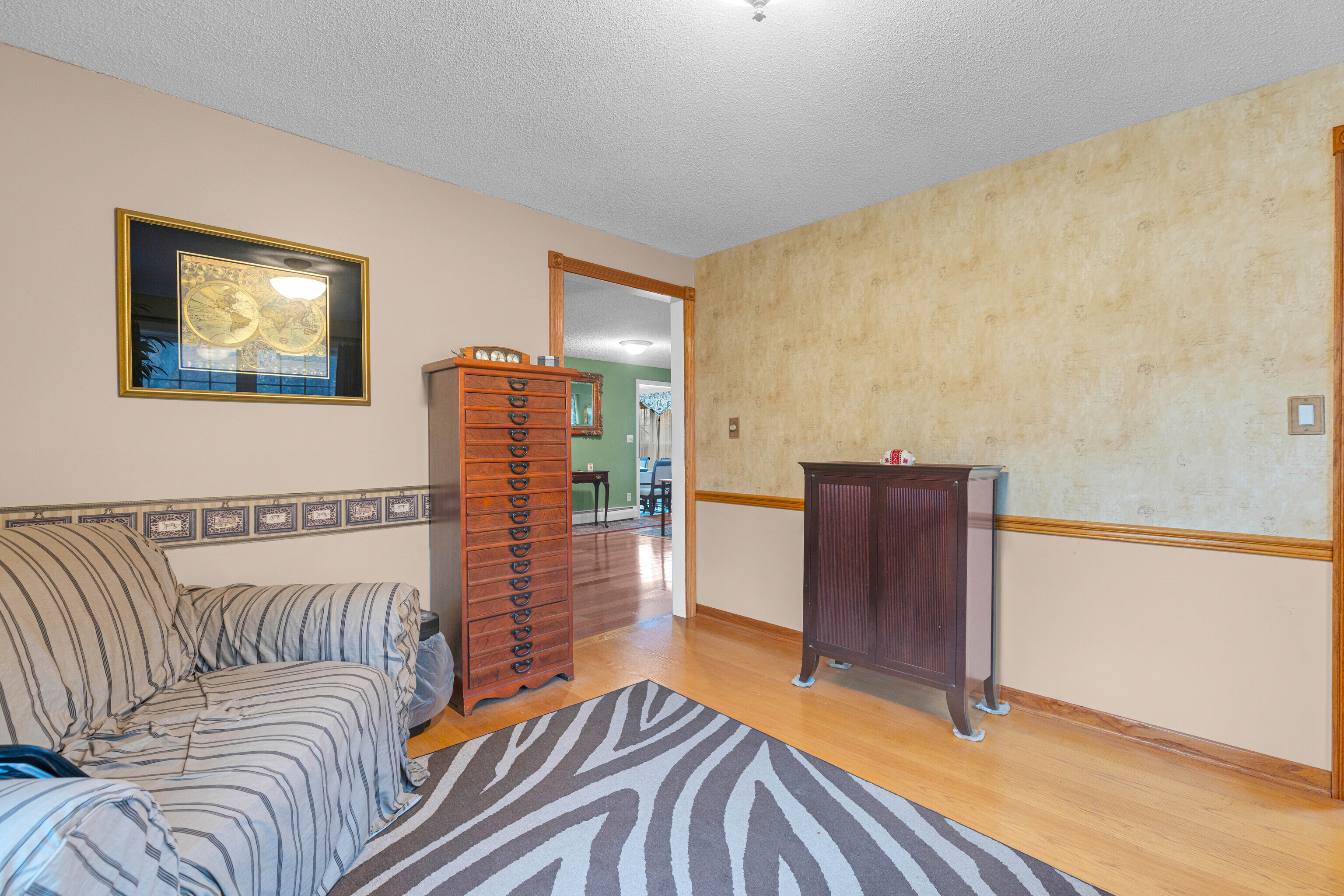 Cromwell, Connecticut, 06416, United States, 4 Bedrooms Bedrooms, ,3 BathroomsBathrooms,Residential,For Sale,1991491