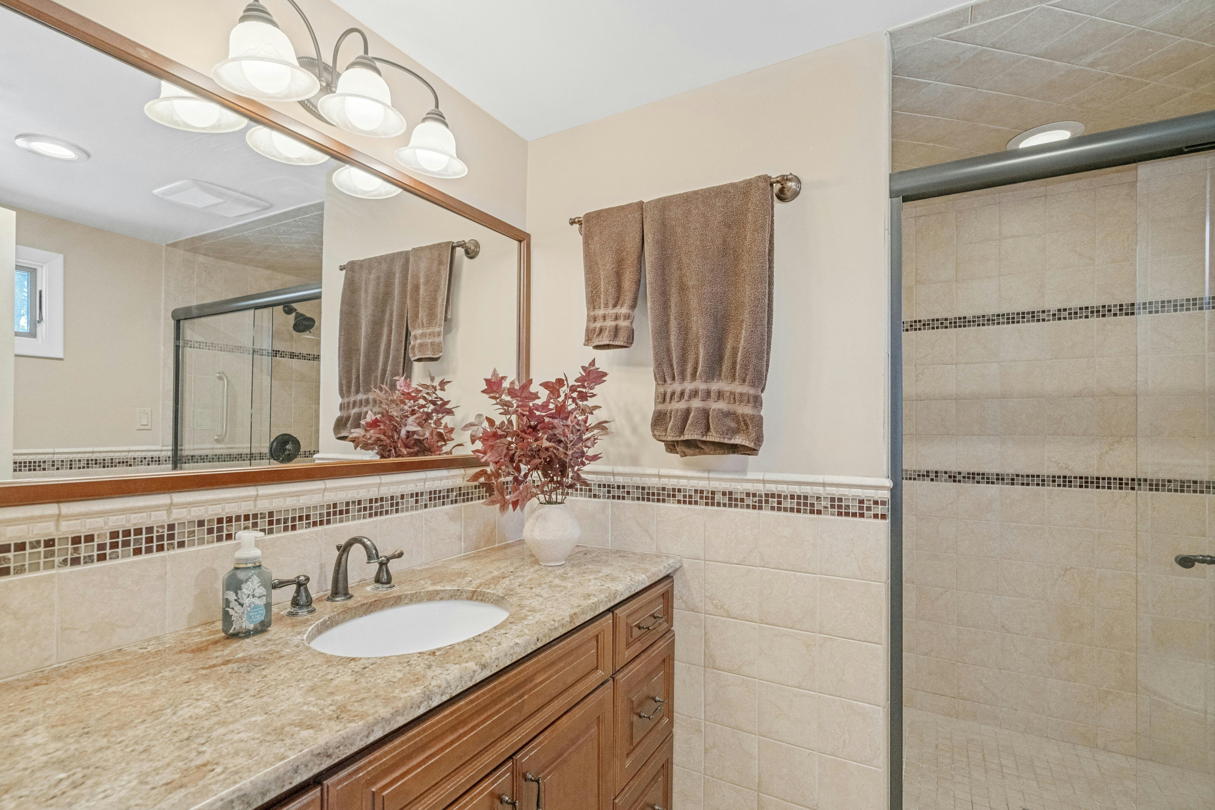  805 Washburn Street, Teaneck, NJ 07666 - 物件實景