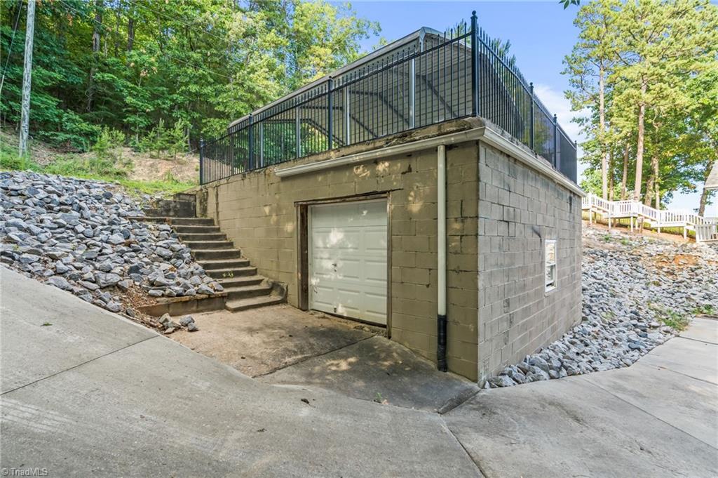 New London, North Carolina, 28127, United States, 3 Bedrooms Bedrooms, ,2 BathroomsBathrooms,Residential,For Sale,1991438