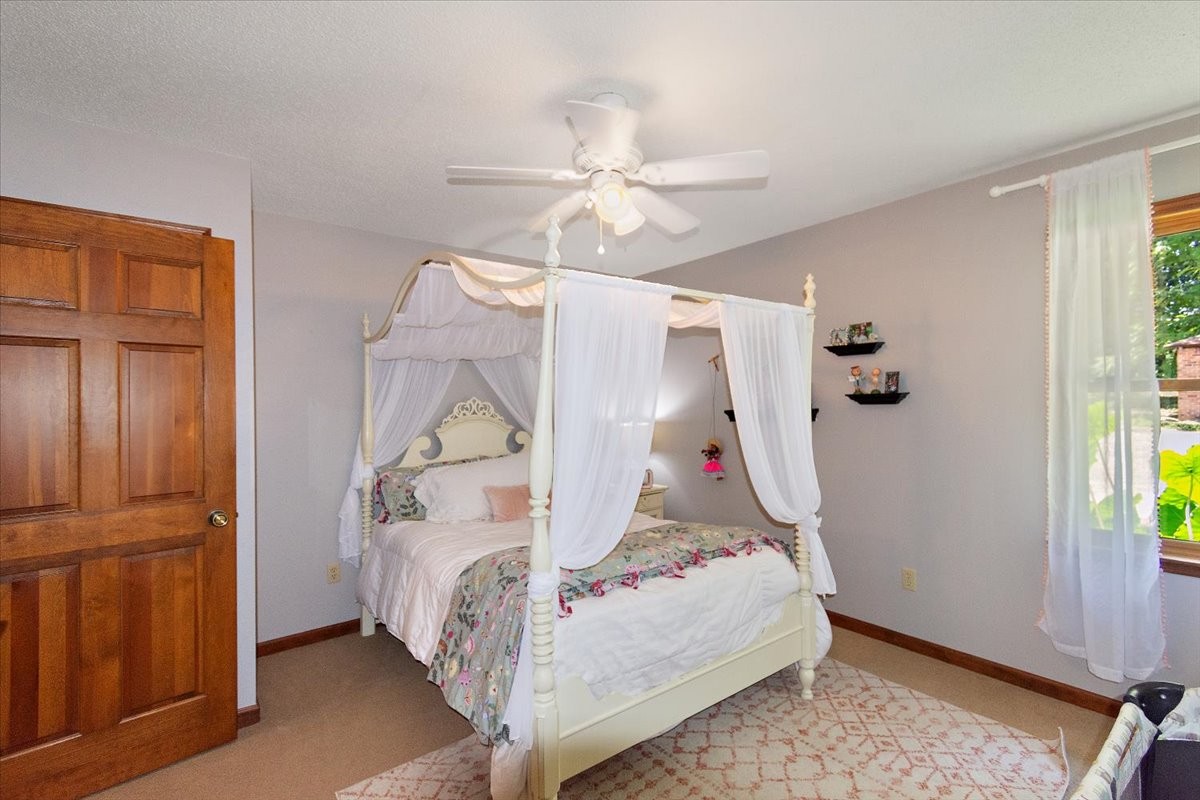 Five Points, Tennessee, 38457, United States, 4 Bedrooms Bedrooms, ,4 BathroomsBathrooms,Residential,For Sale,1902817
