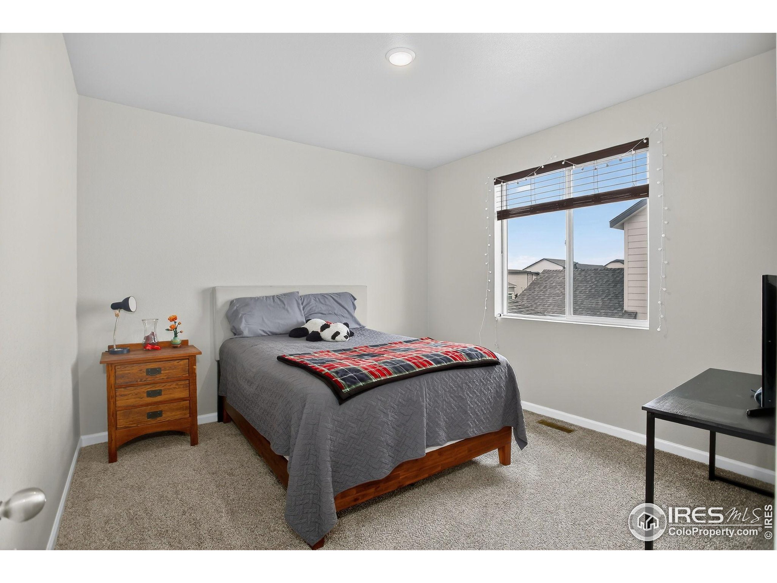 Mead, Colorado, 80542, United States, 5 Bedrooms Bedrooms, ,3 BathroomsBathrooms,Residential,For Sale,1941802