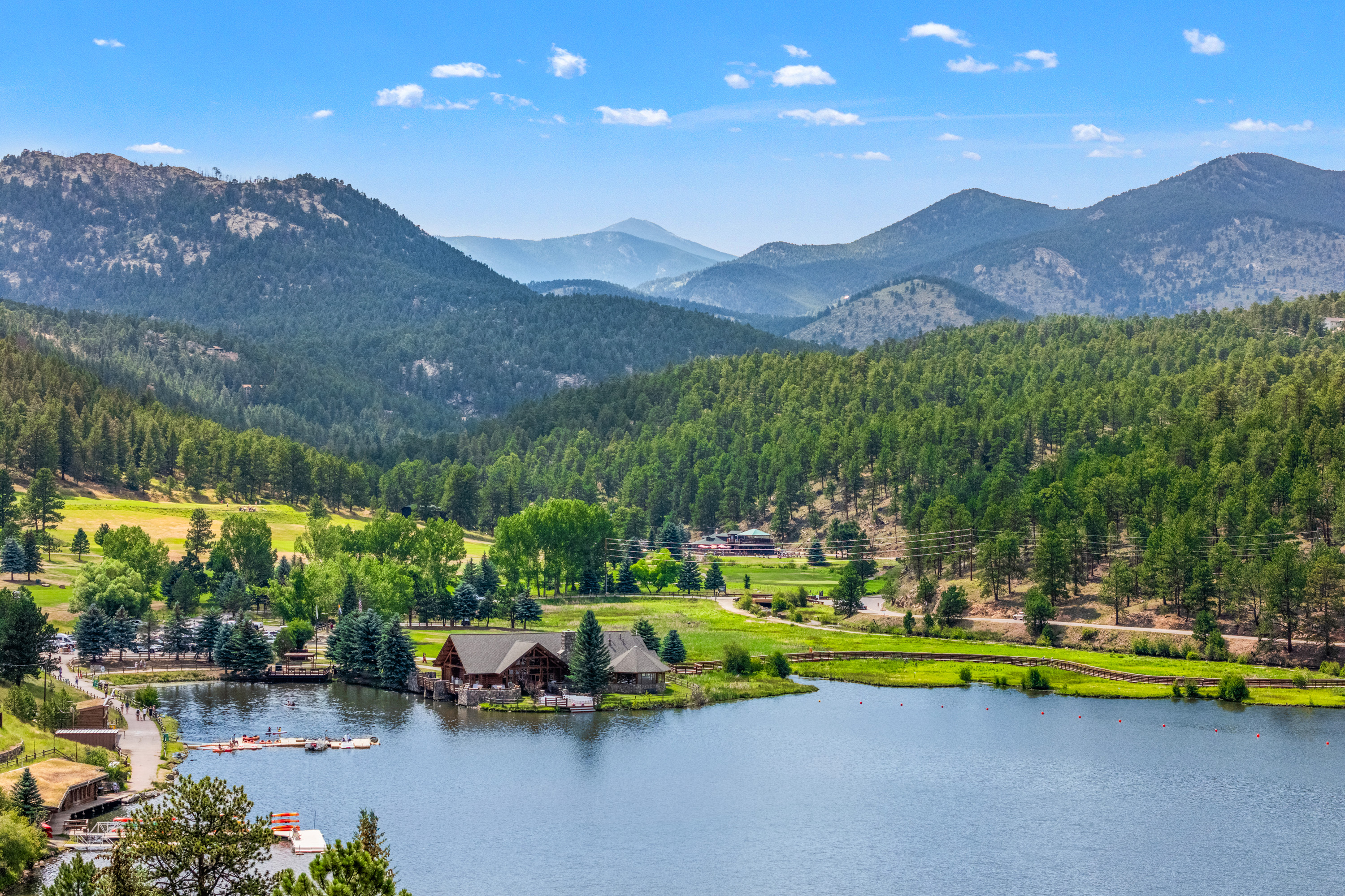  Rare Opportunity to Own 2 Homes Just Steps Away from Coveted Evergreen Lake - 物件實景