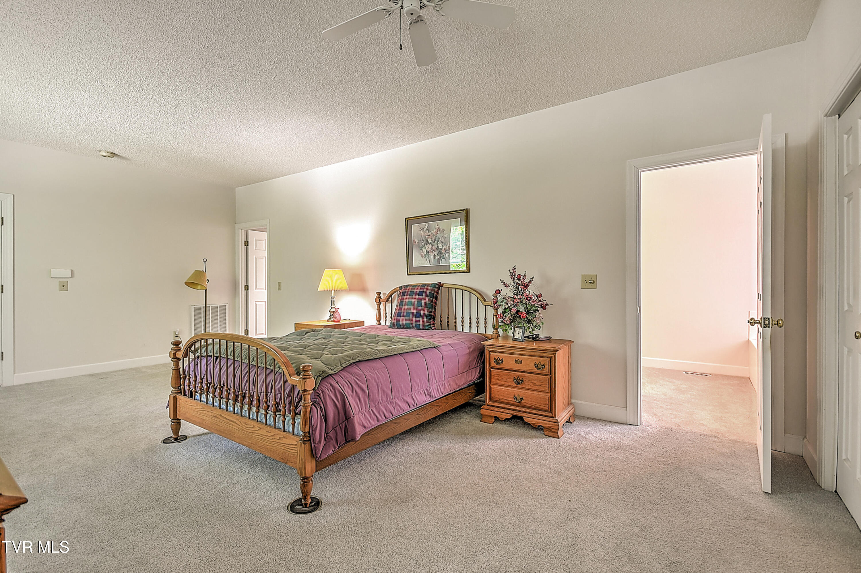 Johnson City, Tennessee, 37604, United States, 4 Bedrooms Bedrooms, ,3 BathroomsBathrooms,Residential,For Sale,1870775