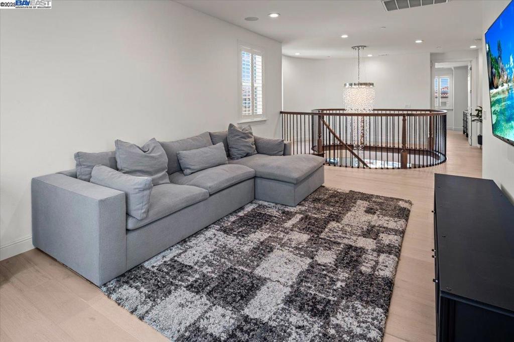 San Ramon, California, 94582, United States, 4 Bedrooms Bedrooms, ,4 BathroomsBathrooms,Residential,For Sale,1905667