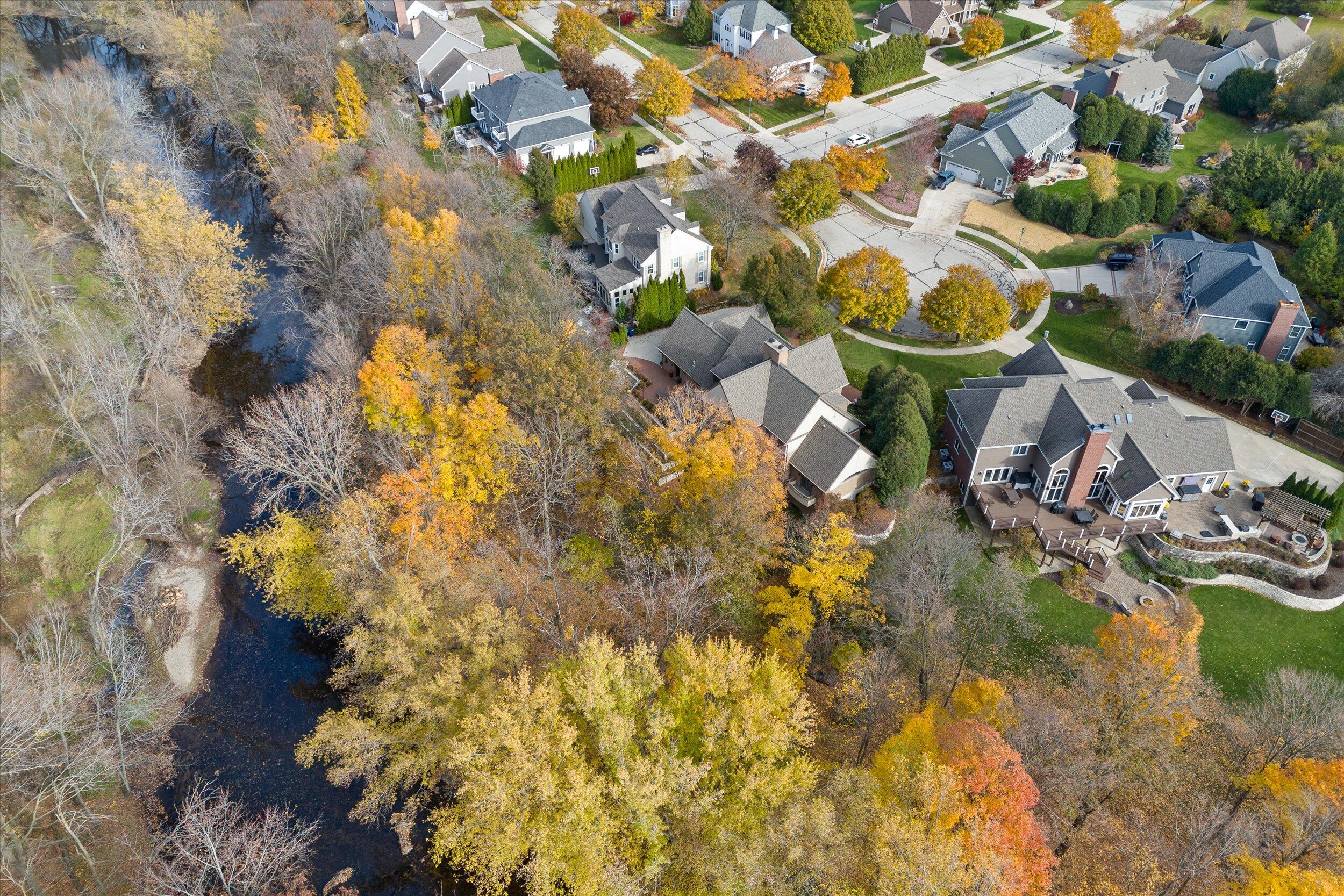 Grafton, Wisconsin, 53024, United States, 4 Bedrooms Bedrooms, ,6 BathroomsBathrooms,Residential,For Sale,1989565