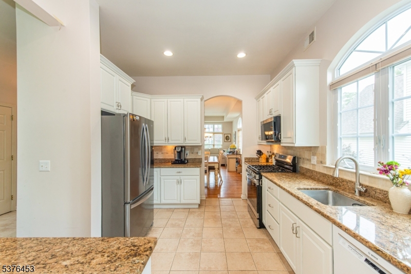 Mount Arlington Boro, New Jersey, 07856, United States, 3 Bedrooms Bedrooms, ,3 BathroomsBathrooms,Residential,For Sale,1908311