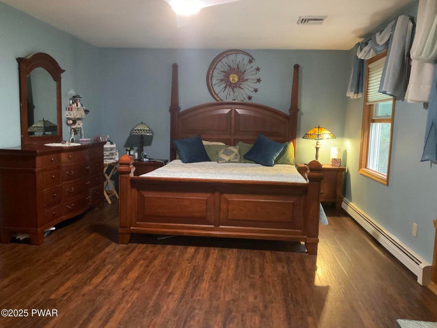 Milford, Pennsylvania, 18337, United States, 3 Bedrooms Bedrooms, ,3 BathroomsBathrooms,Residential,For Sale,1981276