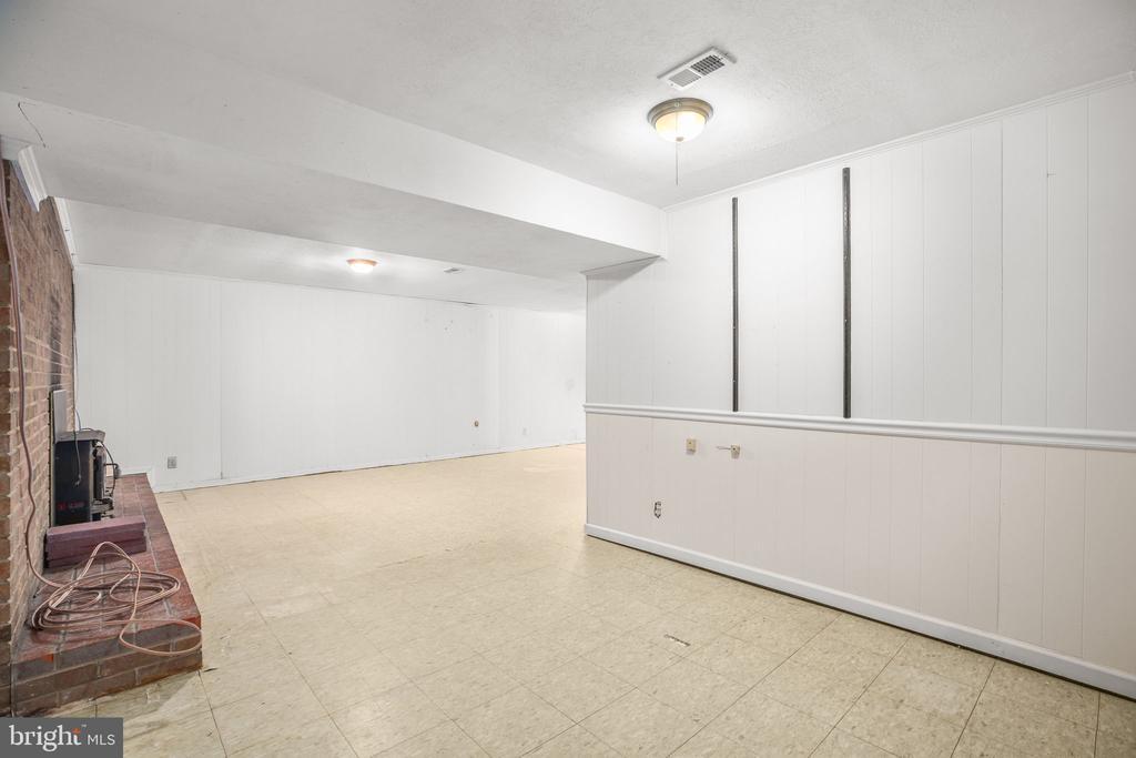 Springfield, Virginia, 22153, United States, 4 Bedrooms Bedrooms, ,4 BathroomsBathrooms,Residential,For Sale,1992836