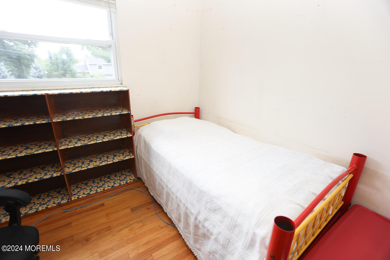 Middletown, New Jersey, 07748, United States, 3 Bedrooms Bedrooms, ,2 BathroomsBathrooms,Residential,For Sale,1921139