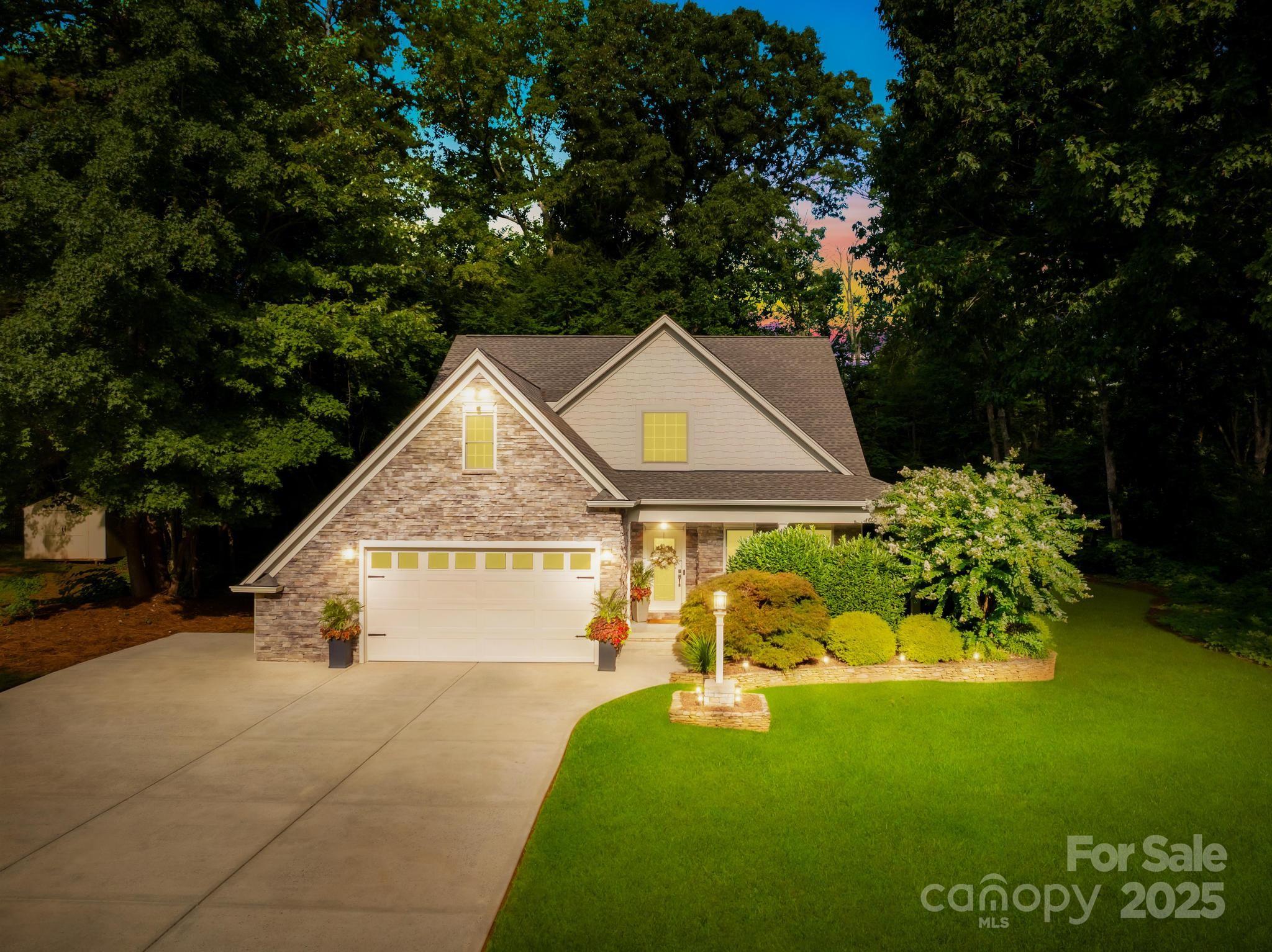 Mooresville, North Carolina, 28115, United States, 3 Bedrooms Bedrooms, ,3 BathroomsBathrooms,Residential,For Sale,1927235