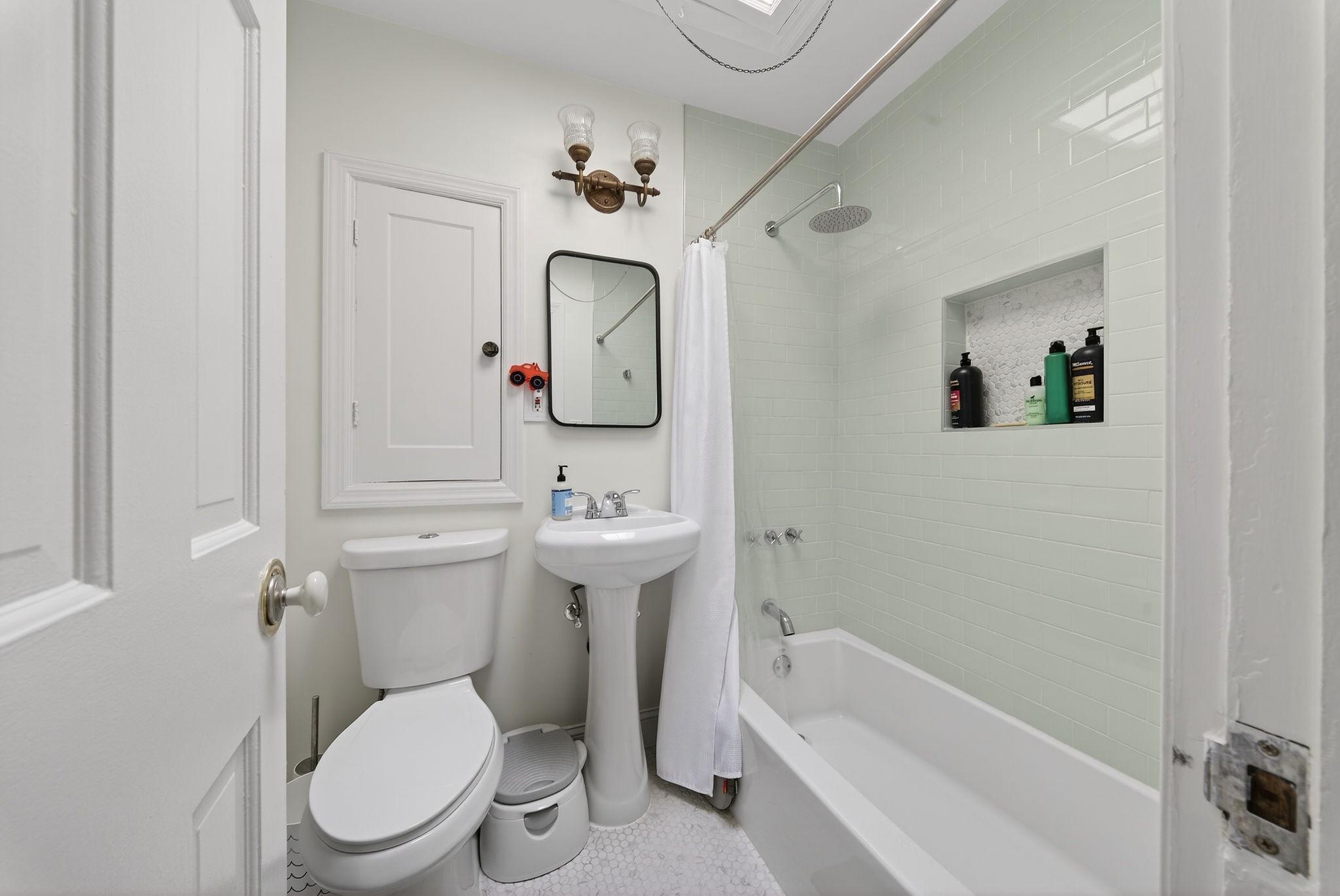  1122 Upshur Street NE, Washington, DC, 20017 - 物件實景